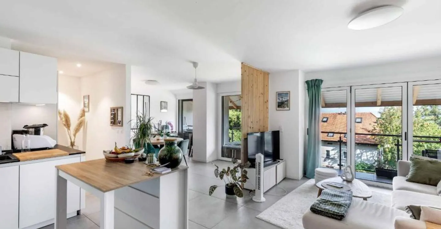 Duplex rénové avec vue sur le Léman - Photo 1 sur 8