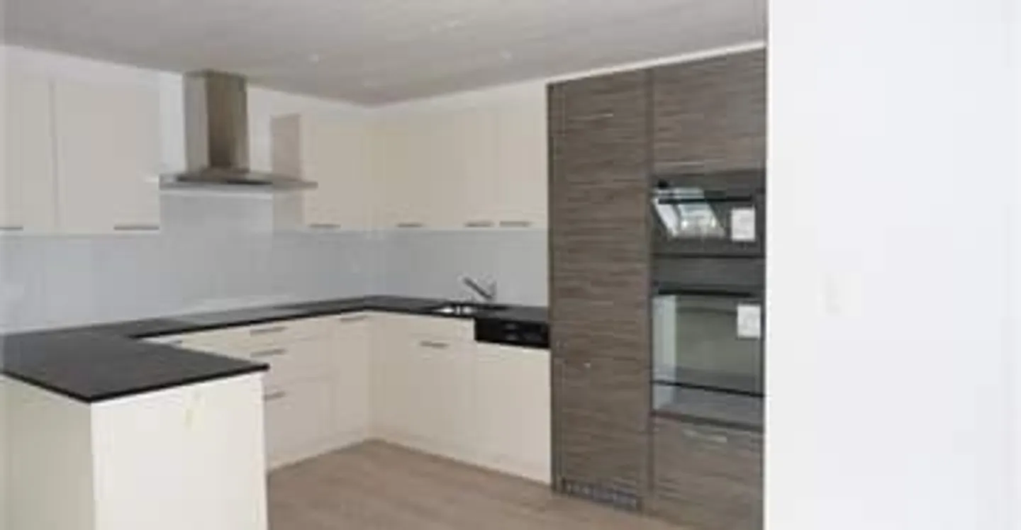 Appartamento mansardato 4 1/2 locali moderno-tranquillo-centrale - Foto 2 di 7