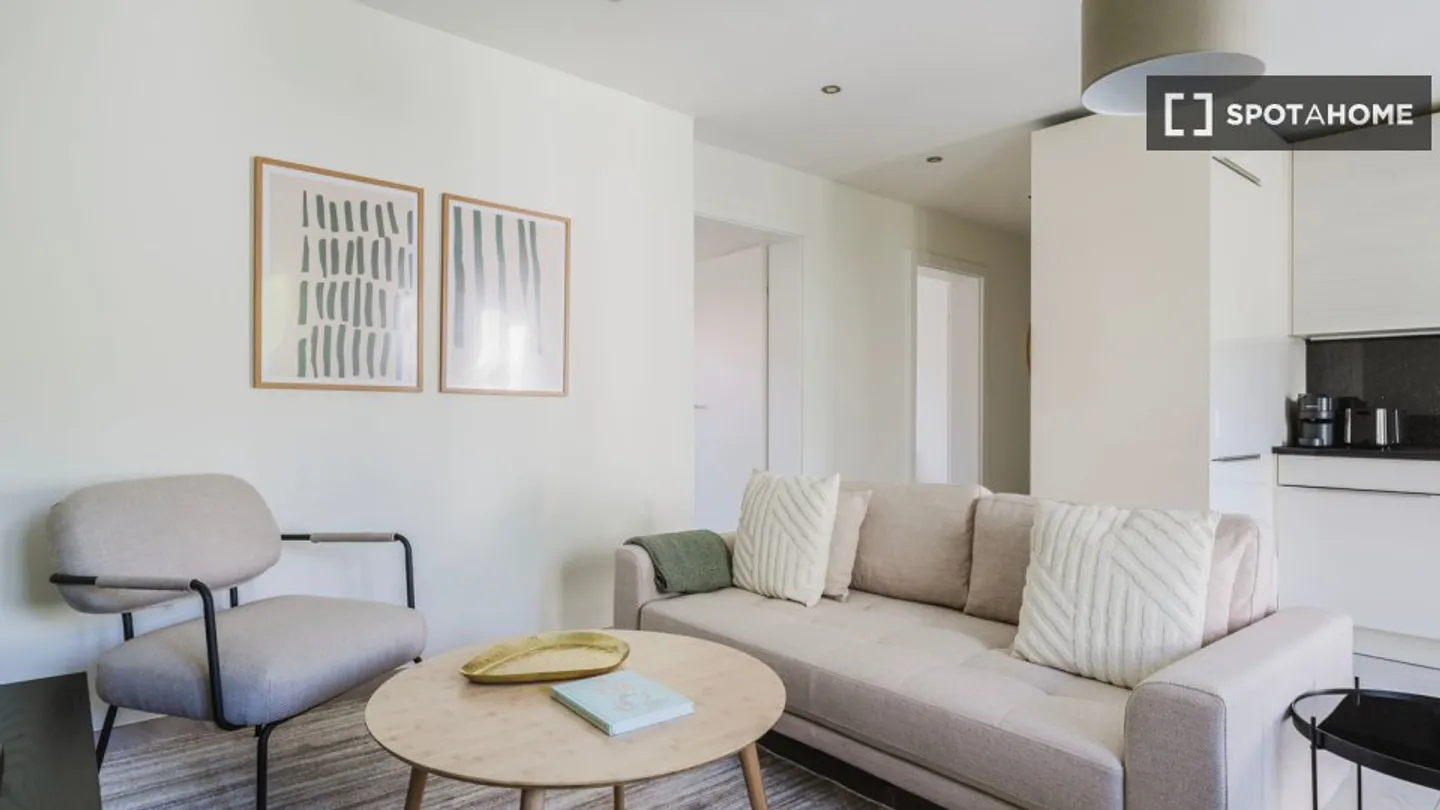 Appartement à louer - Photo 2 sur 18