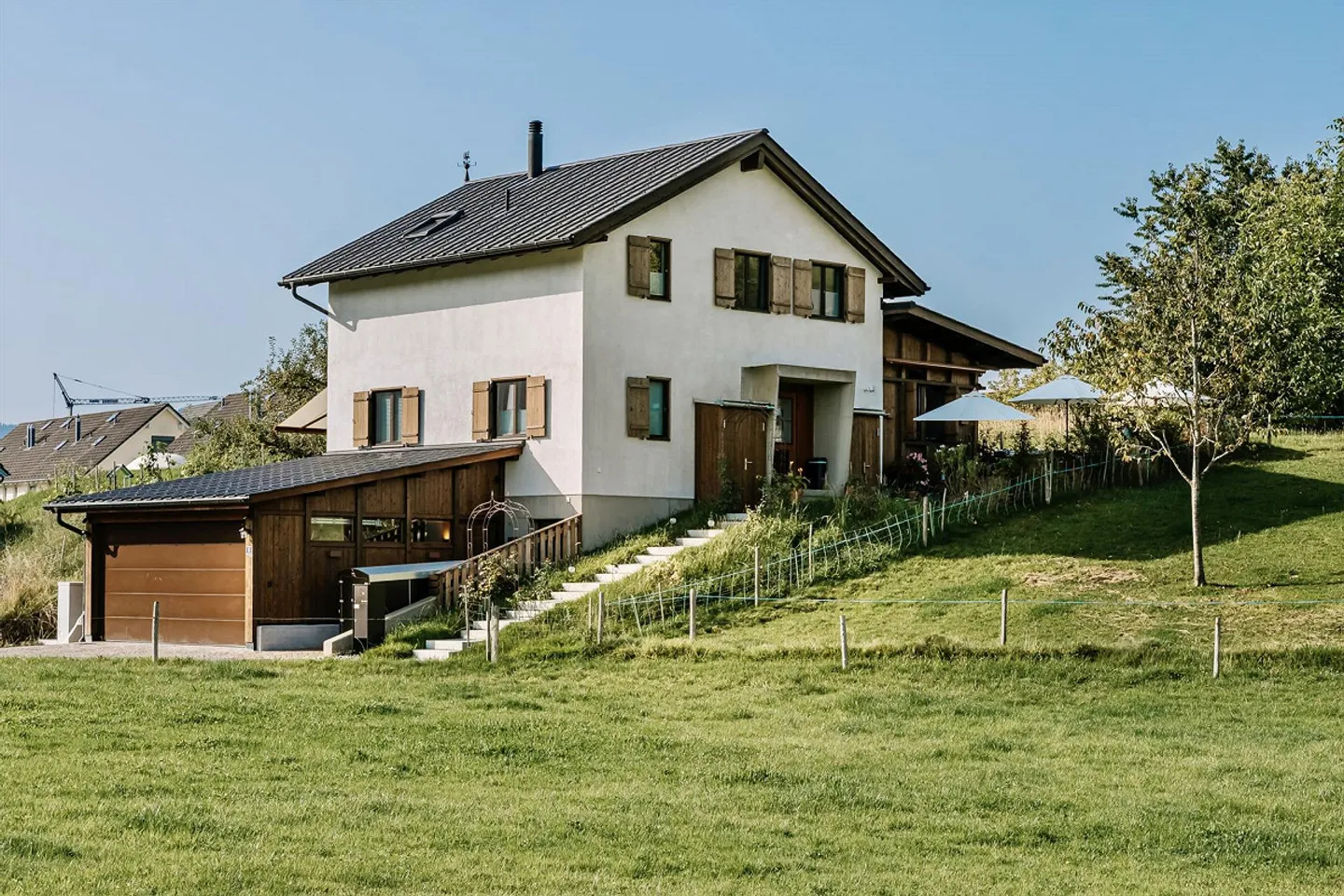 Maison de campagne moderne neuve avec équipements de luxe, vue dégagée et maison intelligente - Photo 2 sur 22