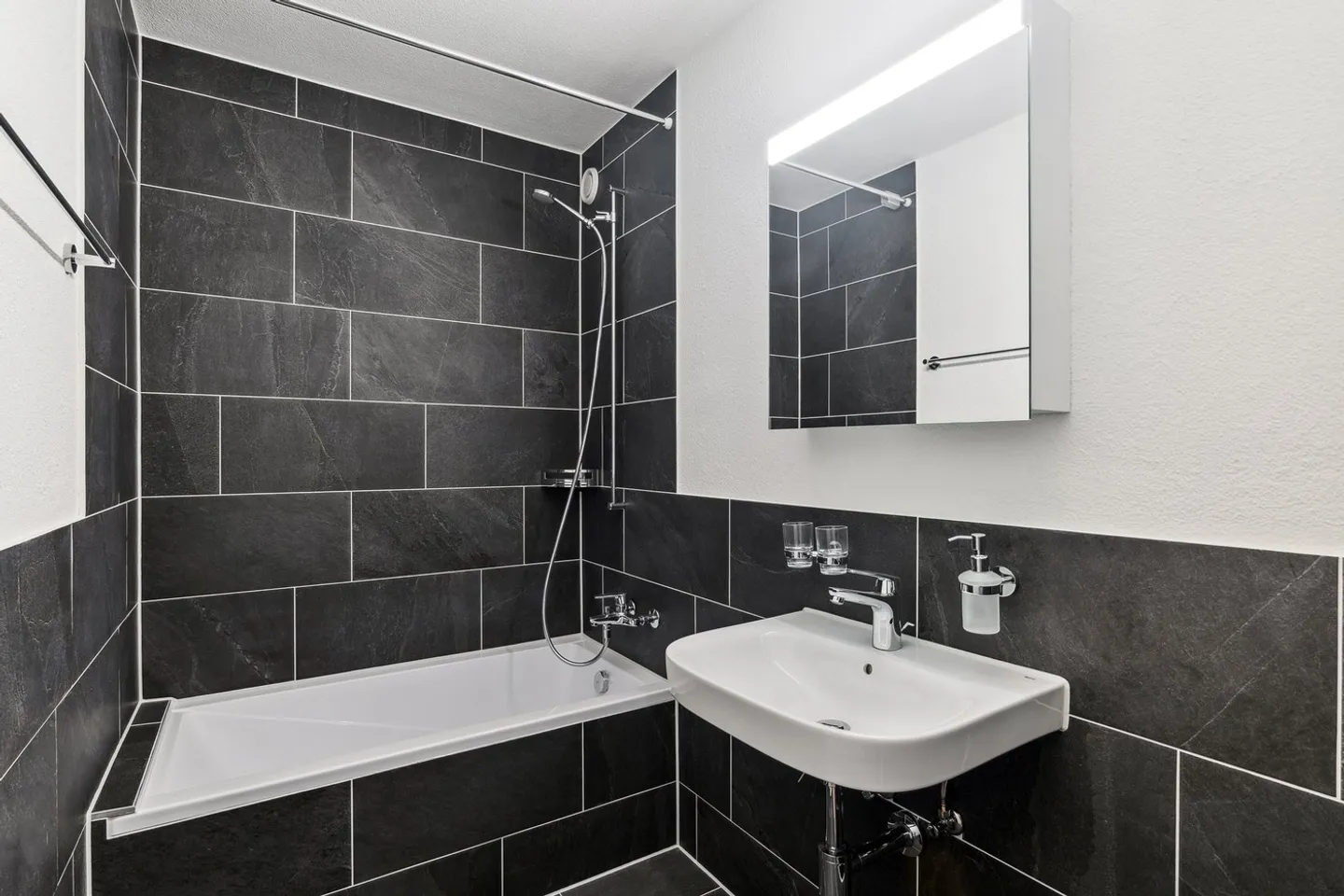 Appartamento recentemente ristrutturato! Offerta speciale: 1° netto gratis! - Foto 8 di 10