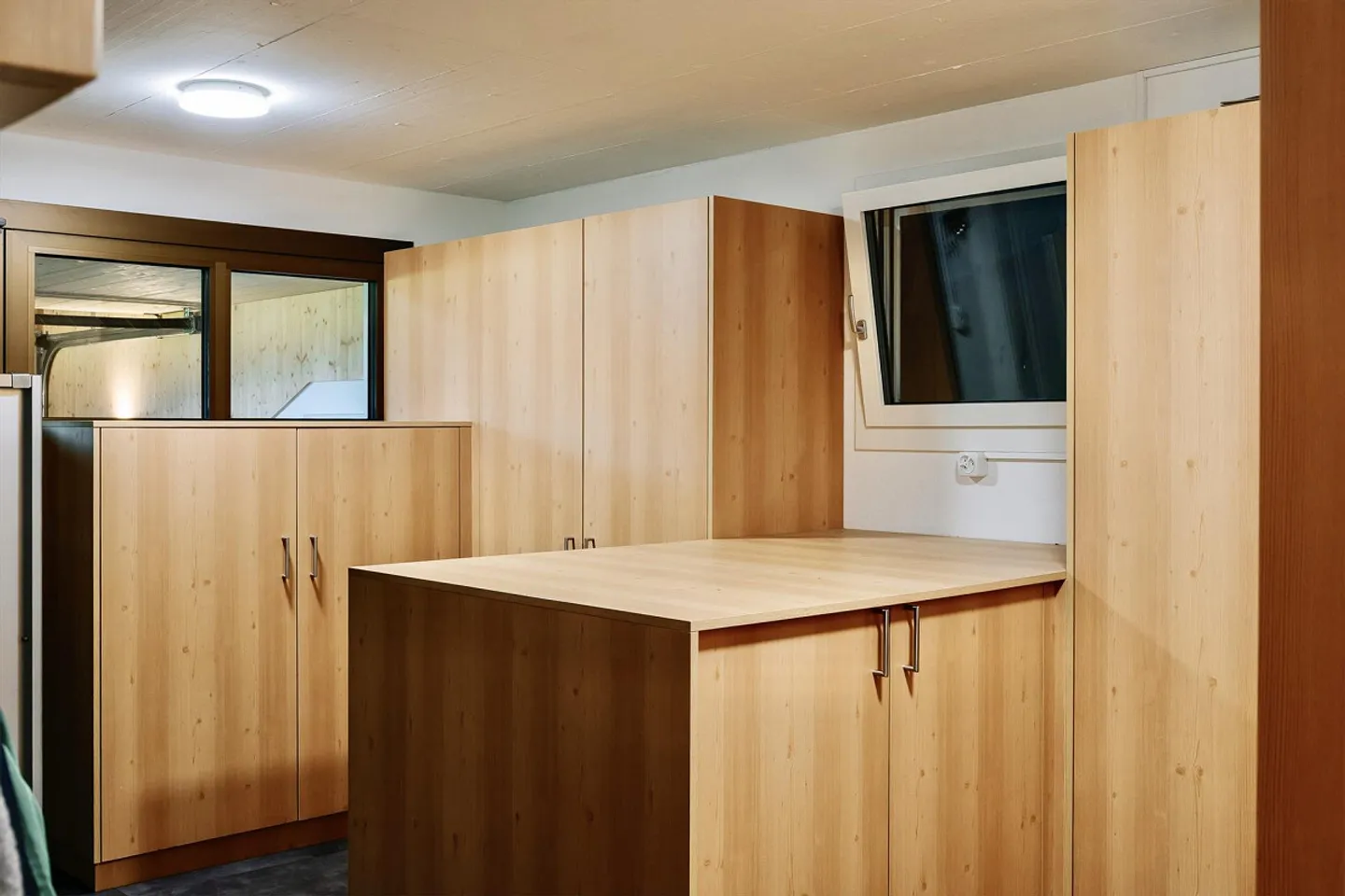Maison de campagne moderne neuve avec équipements de luxe, vue dégagée et maison intelligente - Photo 20 sur 22