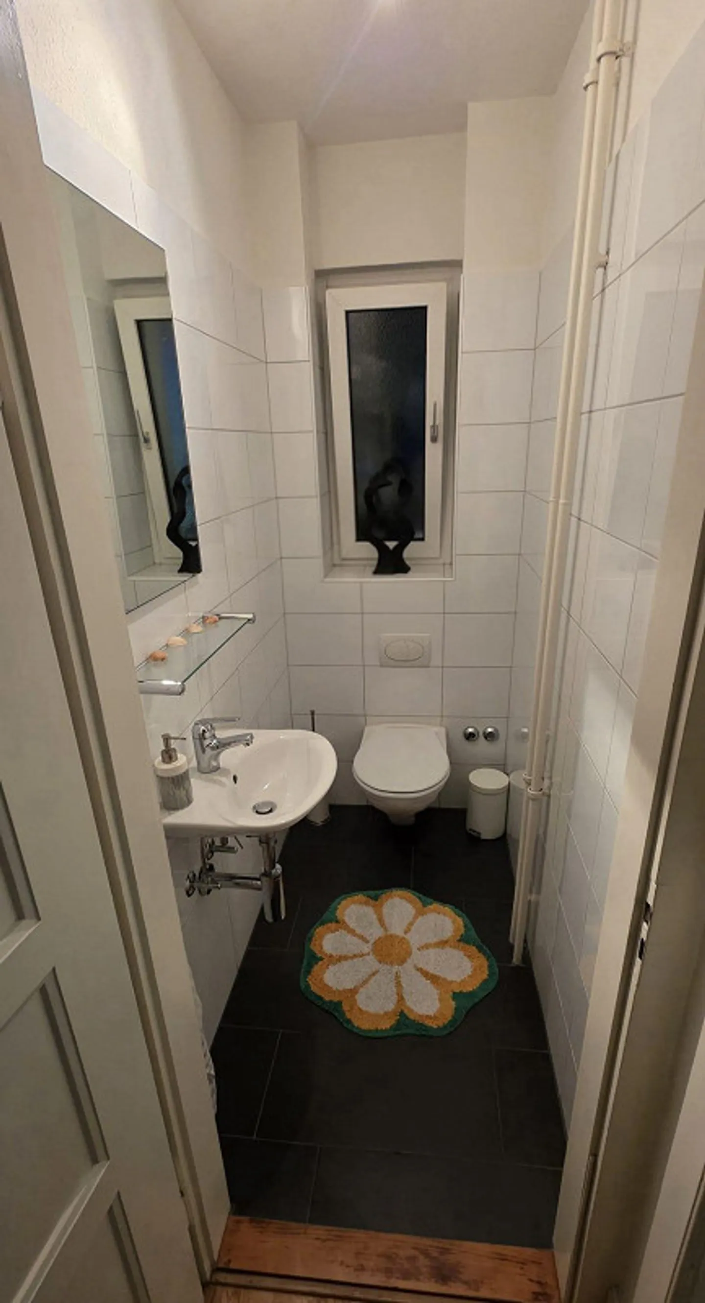 Helles Zimmer mit Balkon in gemütlicher 3er-WG - Foto 9 von 9