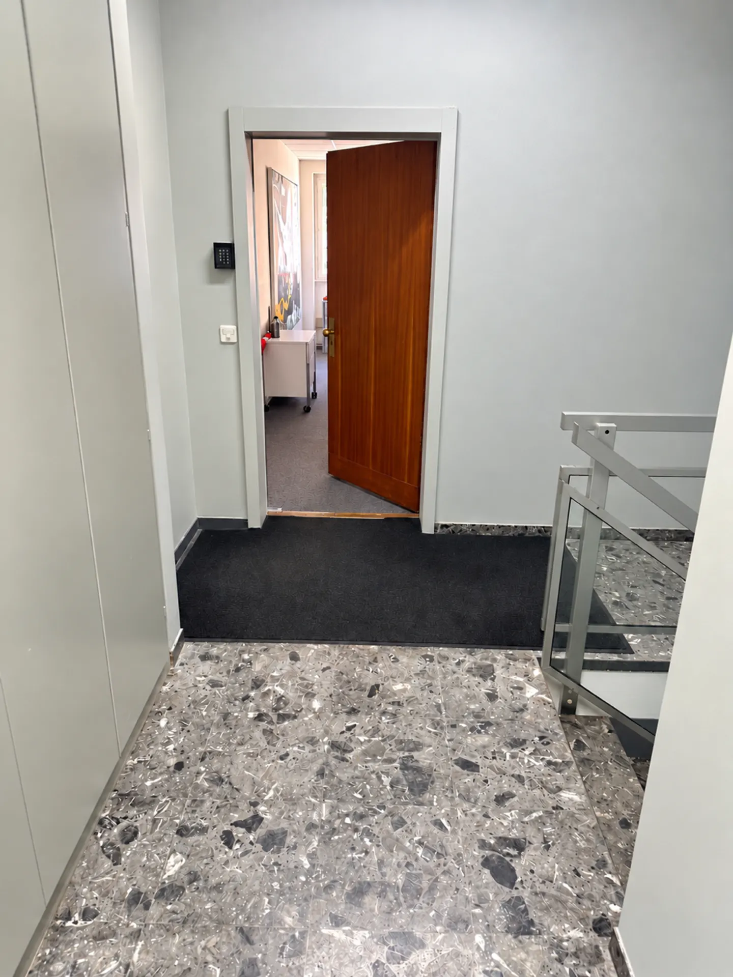 OFFICES VERY WELL LOCATED IN THE HEART OF DOWNTOWN GENEVA - Photo 5 of 8