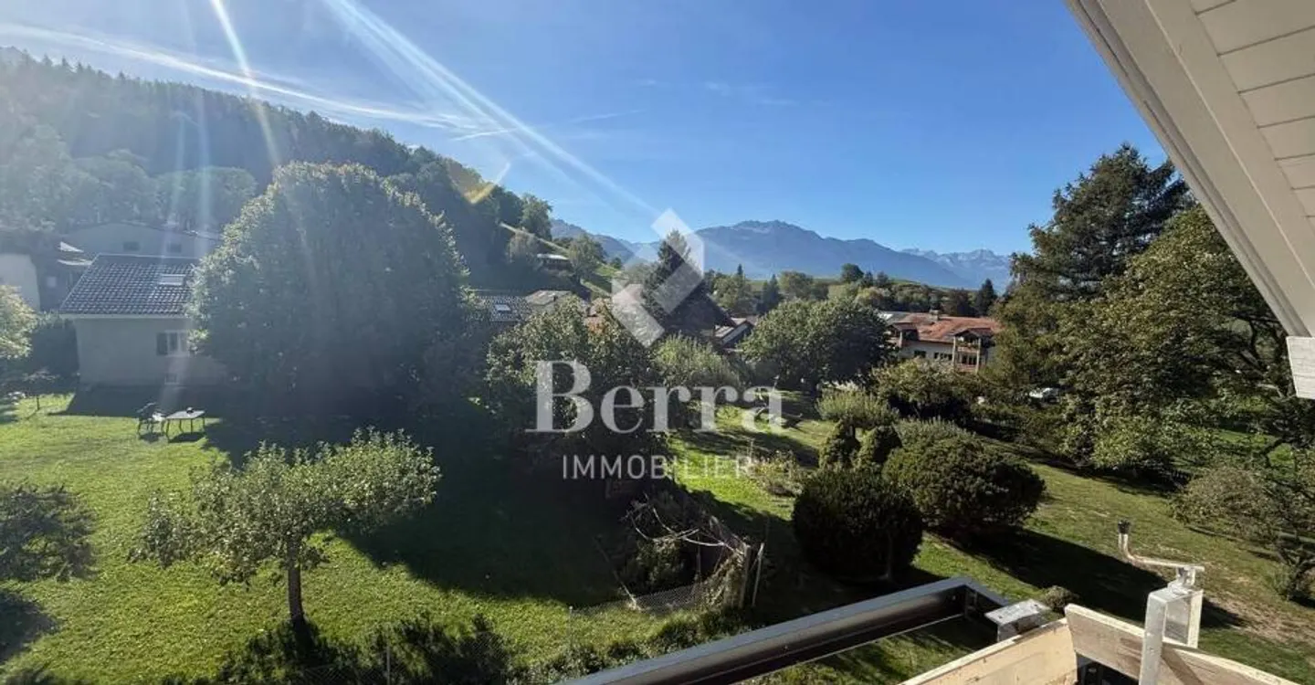 Charming Villa with Garden - Photo 2 of 13