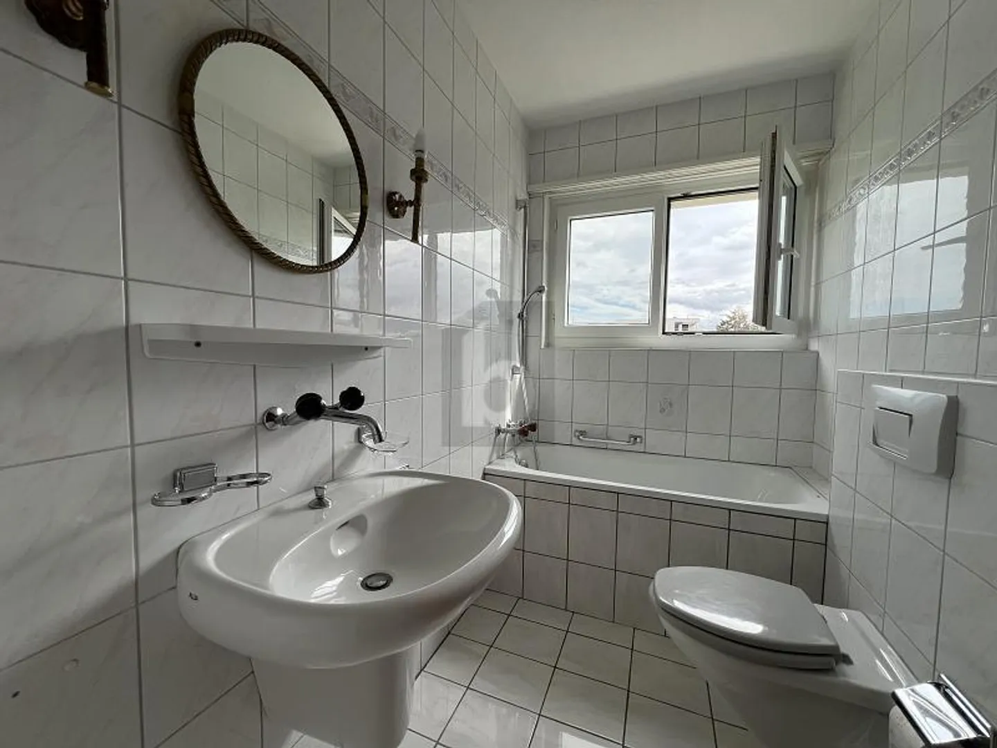 SPACIEUX ET LUMINEUX AVEC VUE ! - Foto 5 von 6