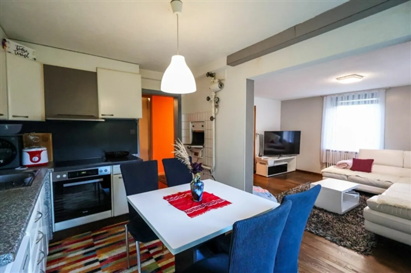 Single-family house in Ammerswil near Lenzburg - charming, quietly located and with development potential - Photo 4 of 17