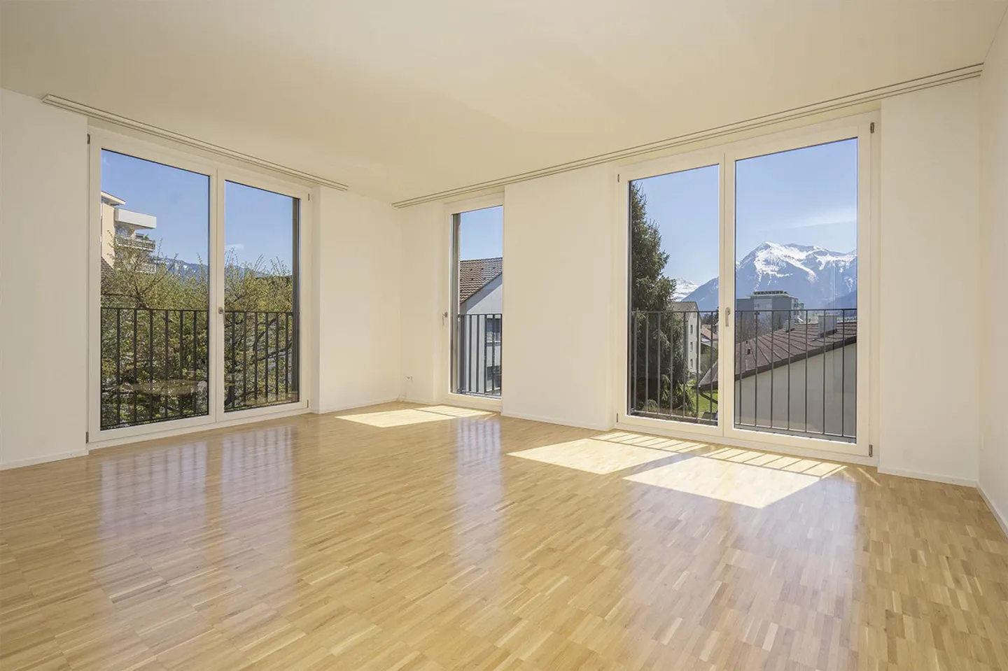 Modern Apartment in Thun - Photo 2 of 8