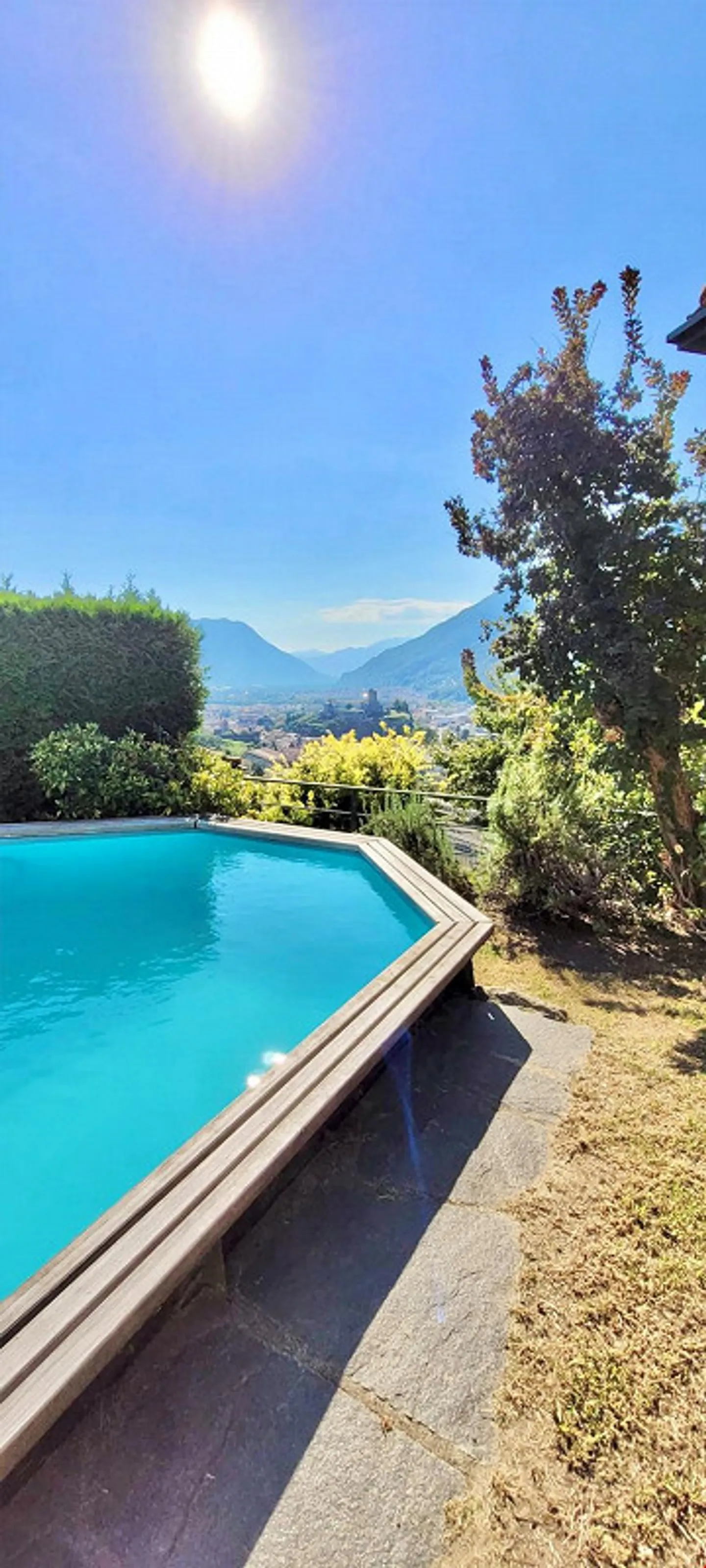House with a view of the castles - Photo 3 of 13