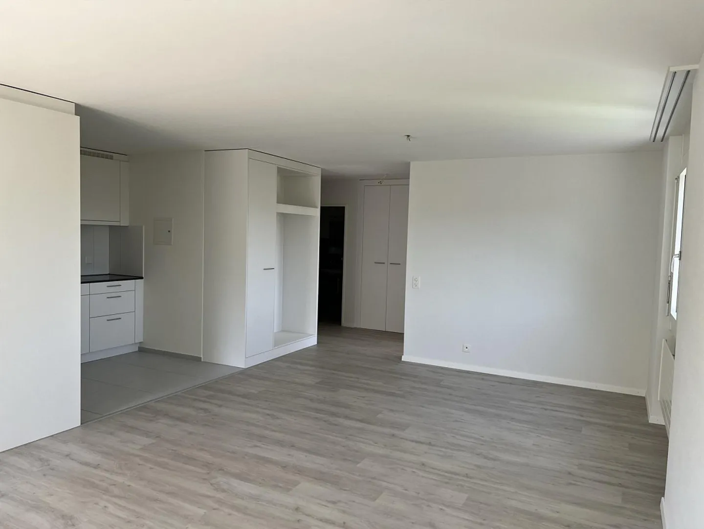 Appartement 2 pièces dans un emplacement calme - Photo 2 sur 8