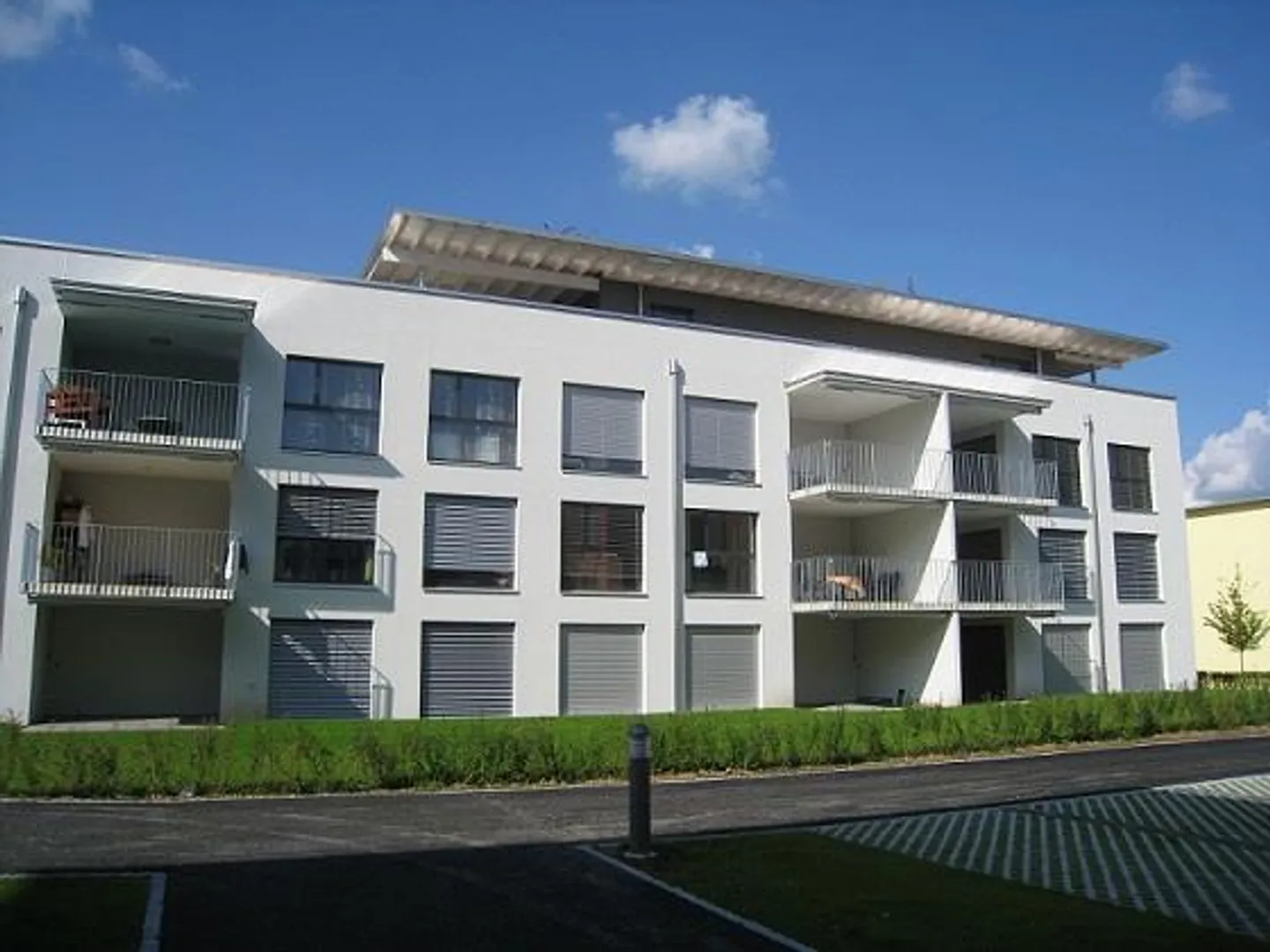 Vie rurale et centrale avec un grand balcon ! - Photo 1 sur 9