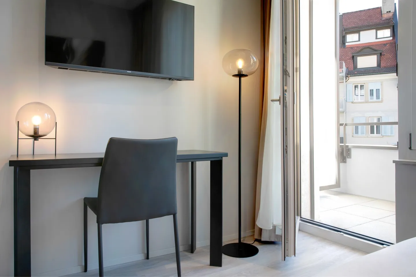 Cozy Studio with Balcony - Photo 3 of 7