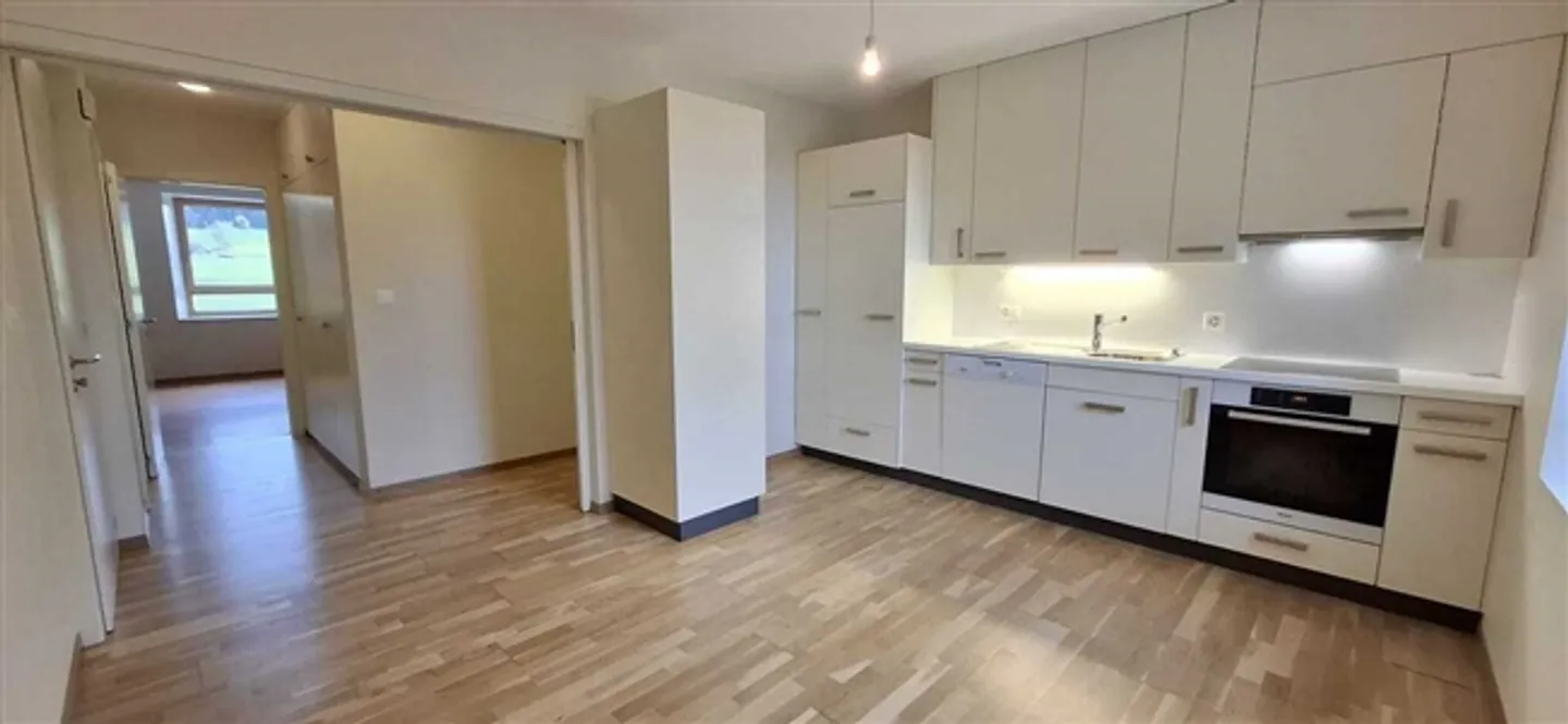 4-room apartment on the ground floor, communal garden with garage additionally - Photo 3 of 14
