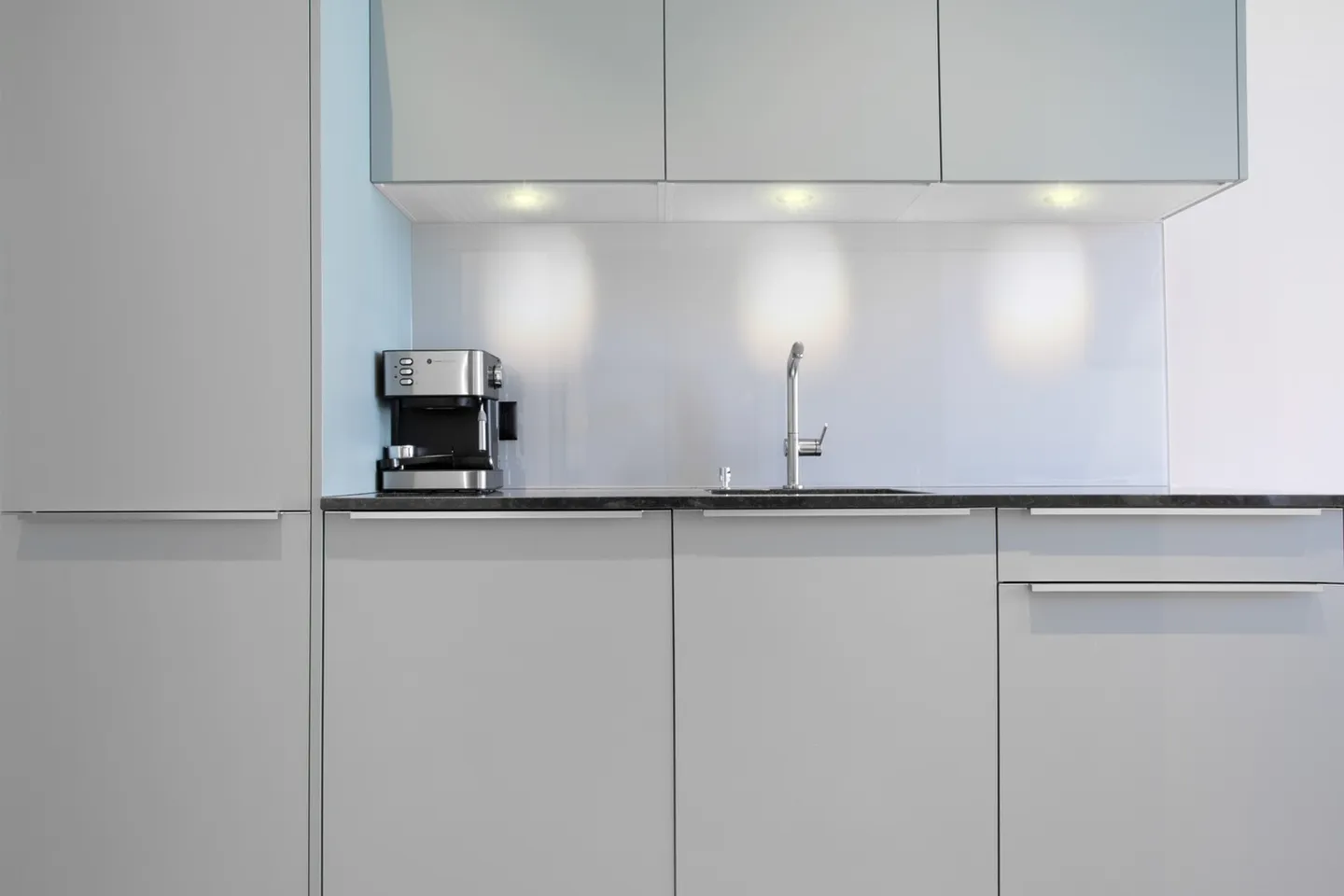 Cozy Studio with Balcony - Photo 4 of 7