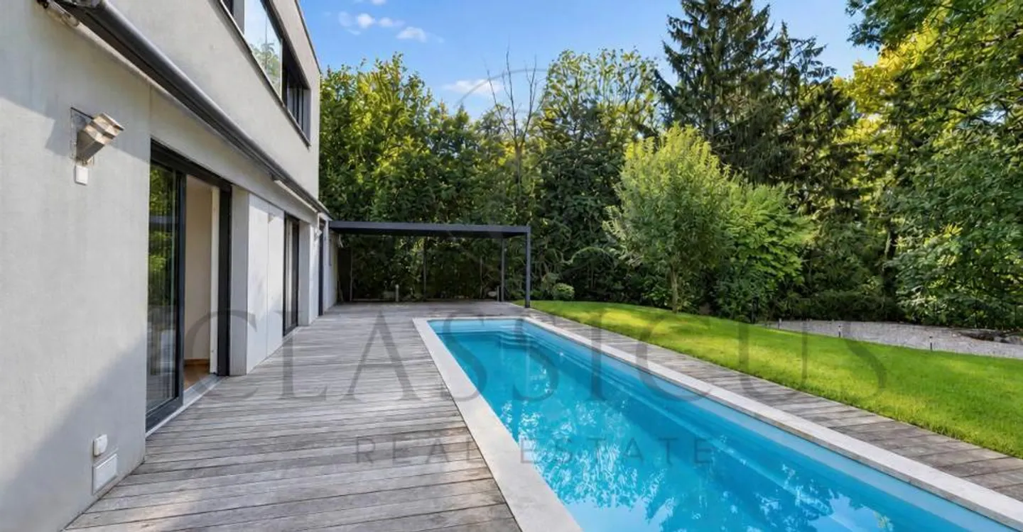 Contemporary House with Pool - Photo 12 of 12