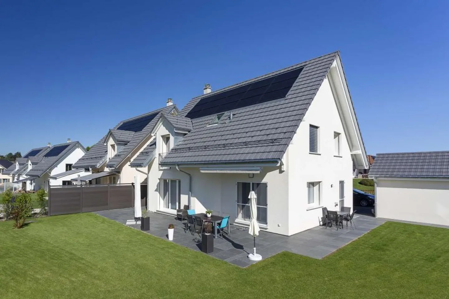Semi-Detached House 5.5 Rooms - Photo 2 of 10