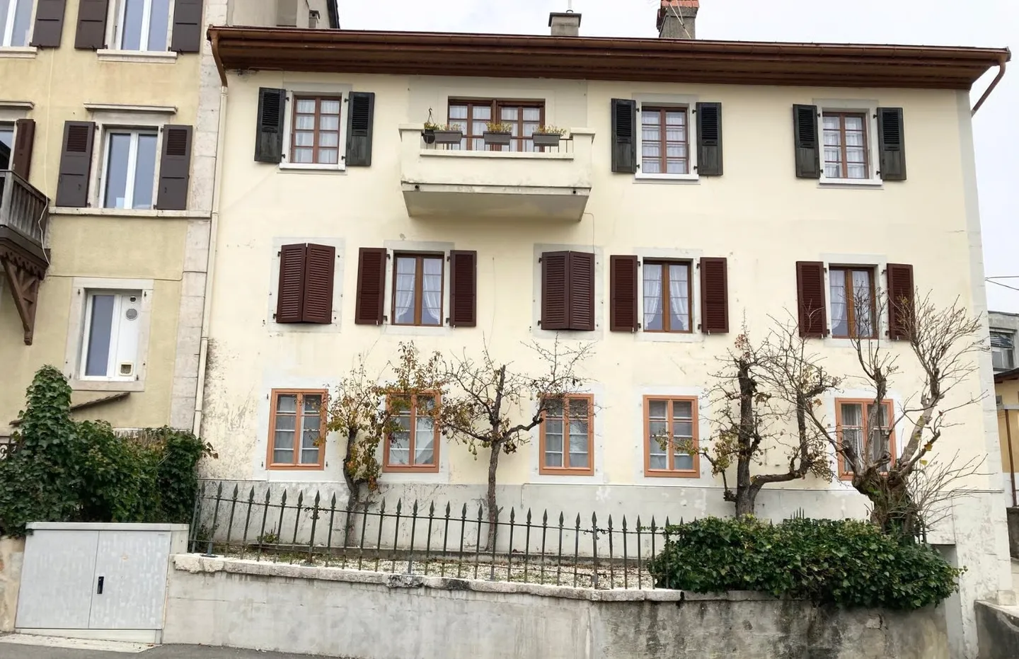 Heiligenkreuz — 2 propriétés indépendantes | Vente individuelle ou groupée — env. 295 m² - Photo 1 sur 1