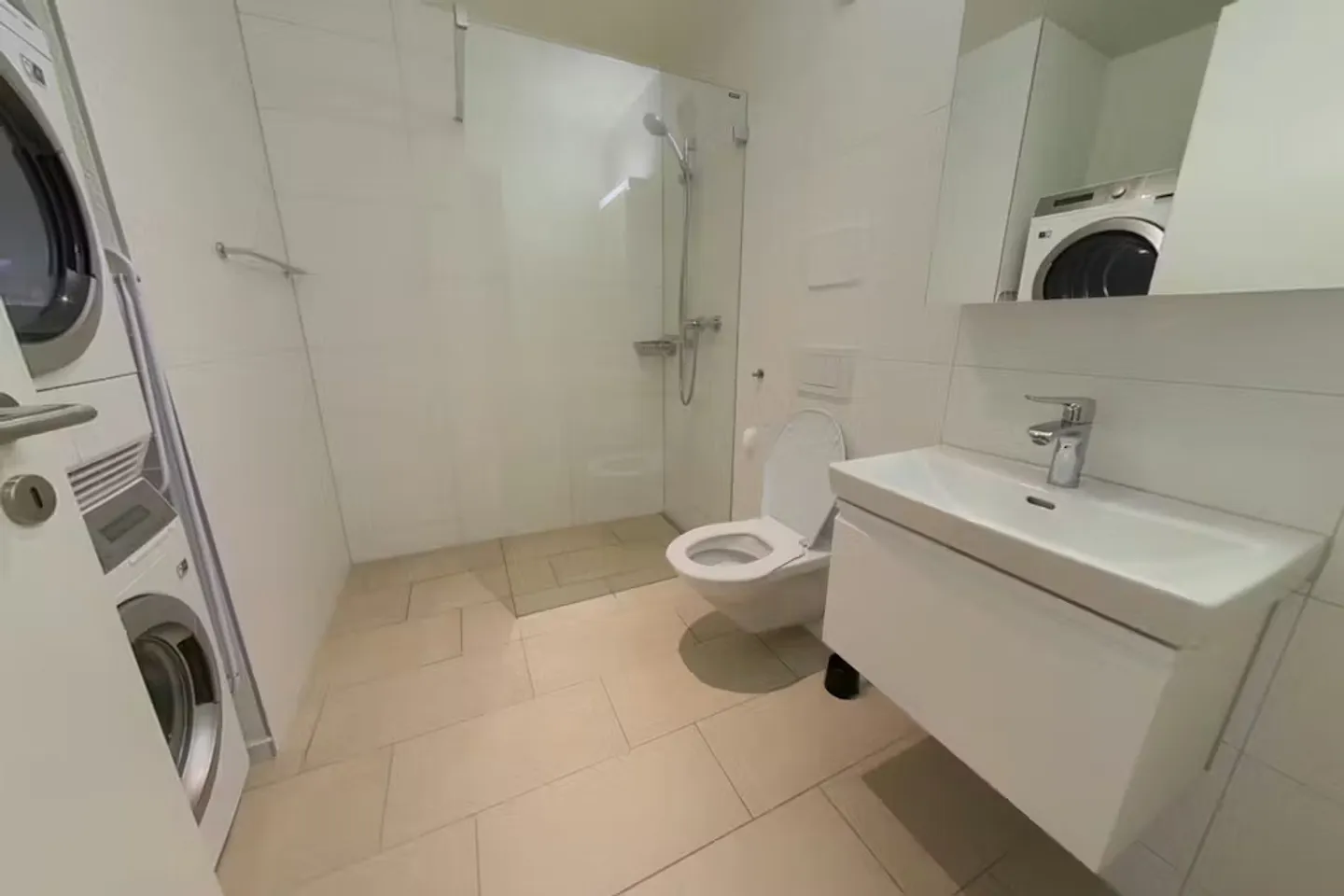 Charming Chalet Retreat - Photo 5 of 10