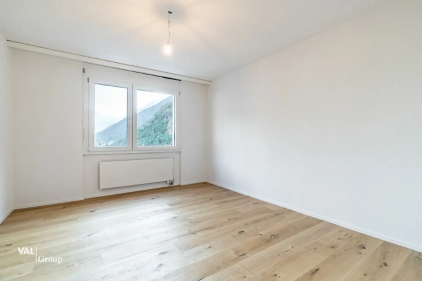 «Modernes Wohnen über den Dächern von Visp - komplett renovierte 4.5-Zimmer-Wohnung im 11. Obergeschoss» - Foto 6 von 16