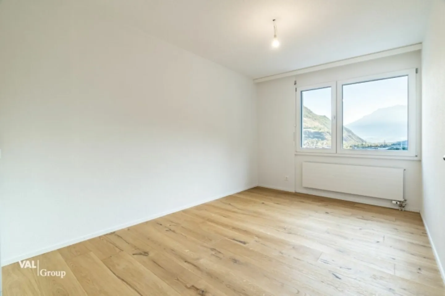 «Modernes Wohnen über den Dächern von Visp - komplett renovierte 4.5-Zimmer-Wohnung im 11. Obergeschoss» - Foto 7 von 16