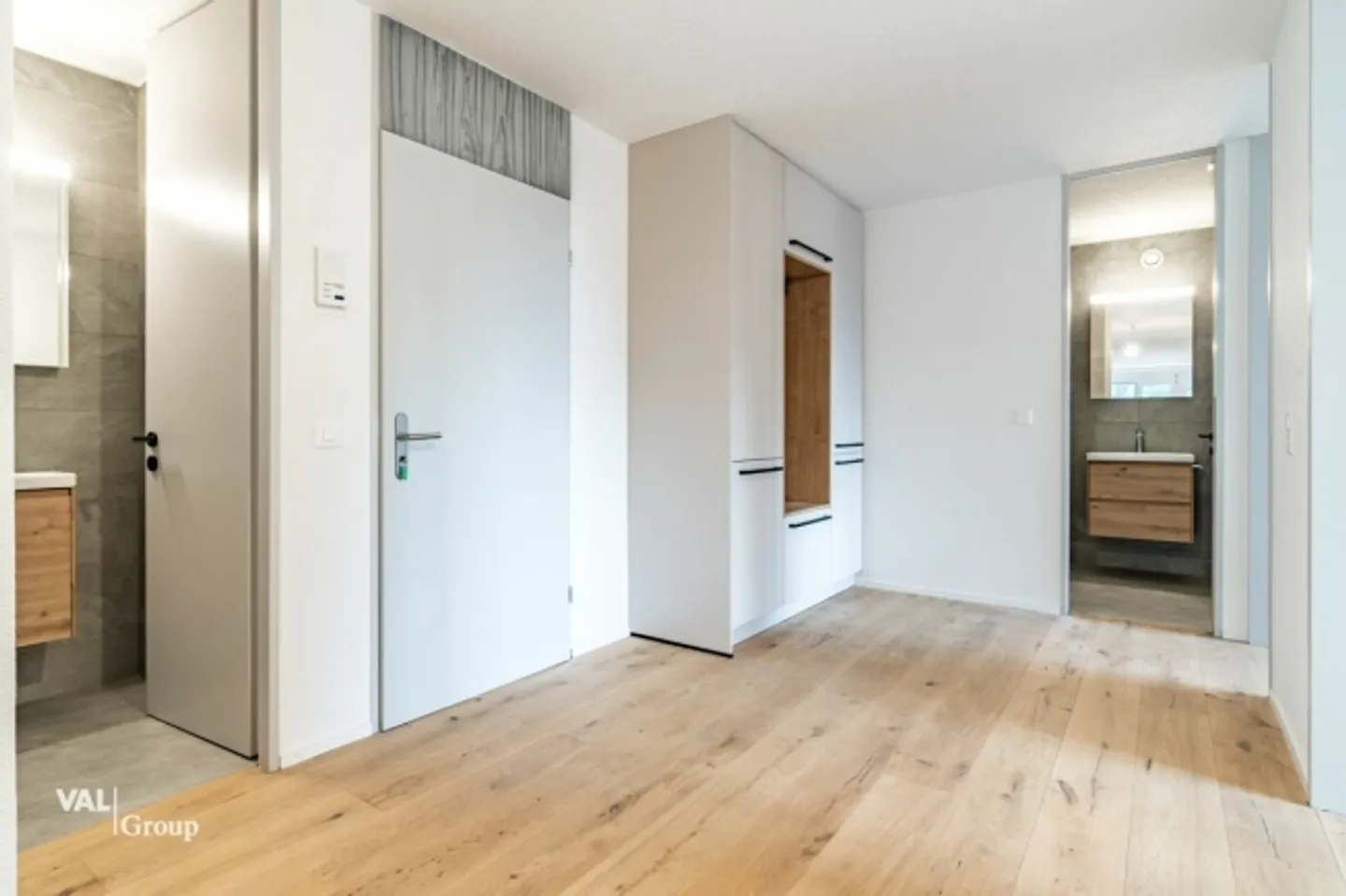«Modernes Wohnen über den Dächern von Visp - komplett renovierte 4.5-Zimmer-Wohnung im 11. Obergeschoss» - Foto 8 von 16