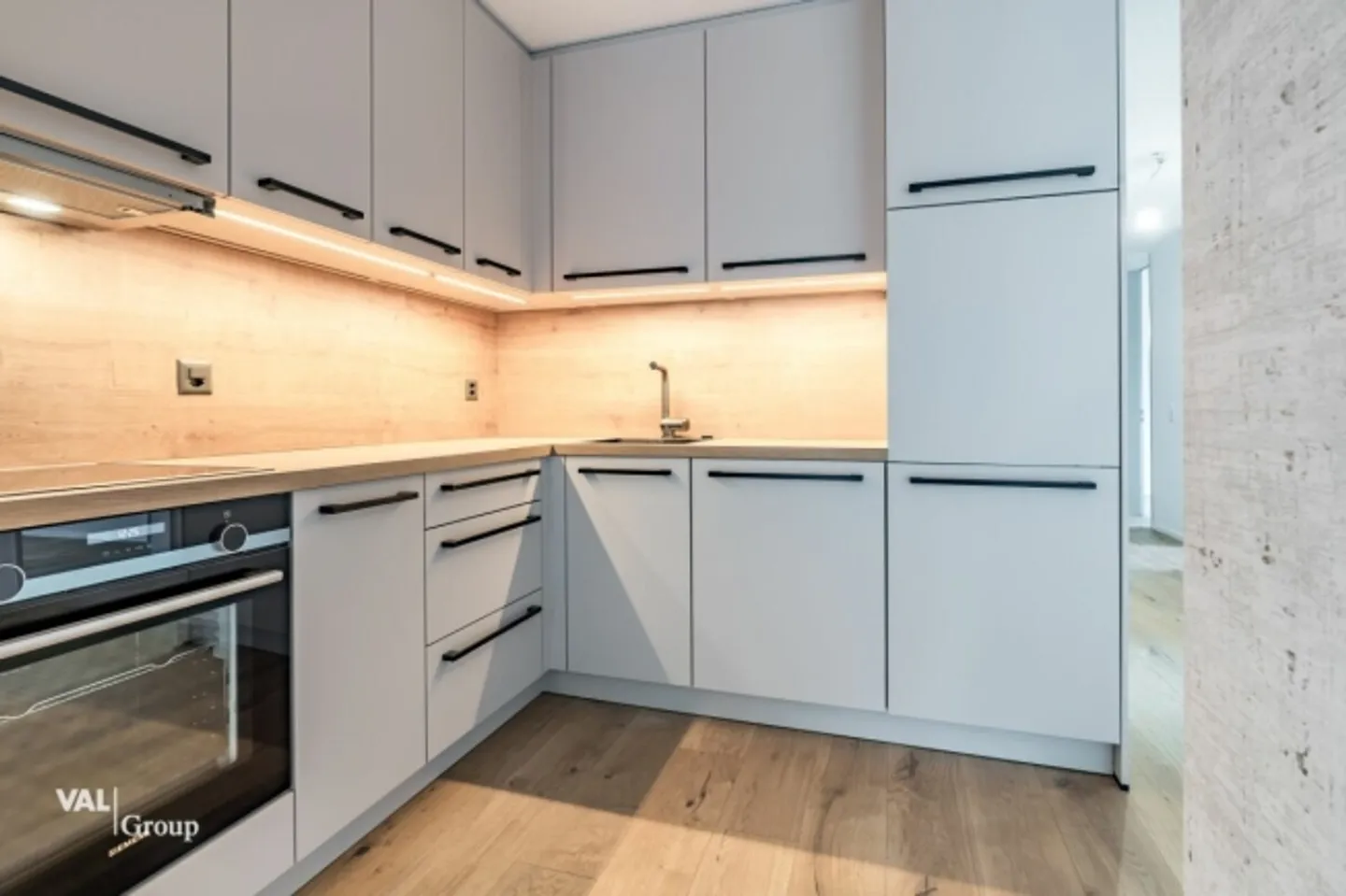 «Modernes Wohnen über den Dächern von Visp - komplett renovierte 4.5-Zimmer-Wohnung im 11. Obergeschoss» - Foto 2 von 16