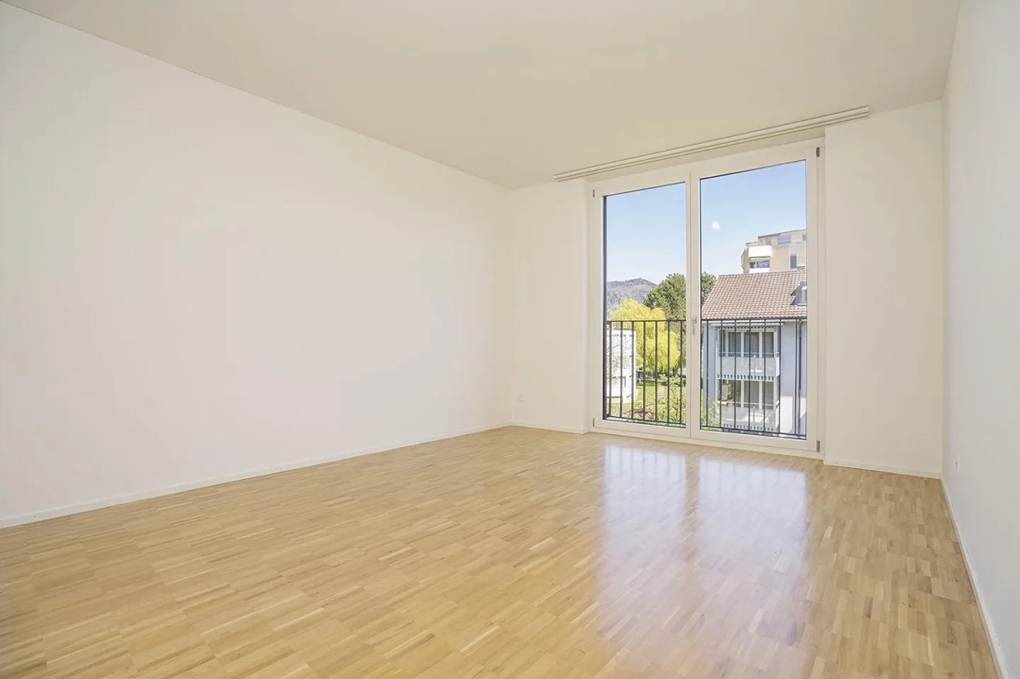 Modern Apartment in Thun - Photo 3 of 8