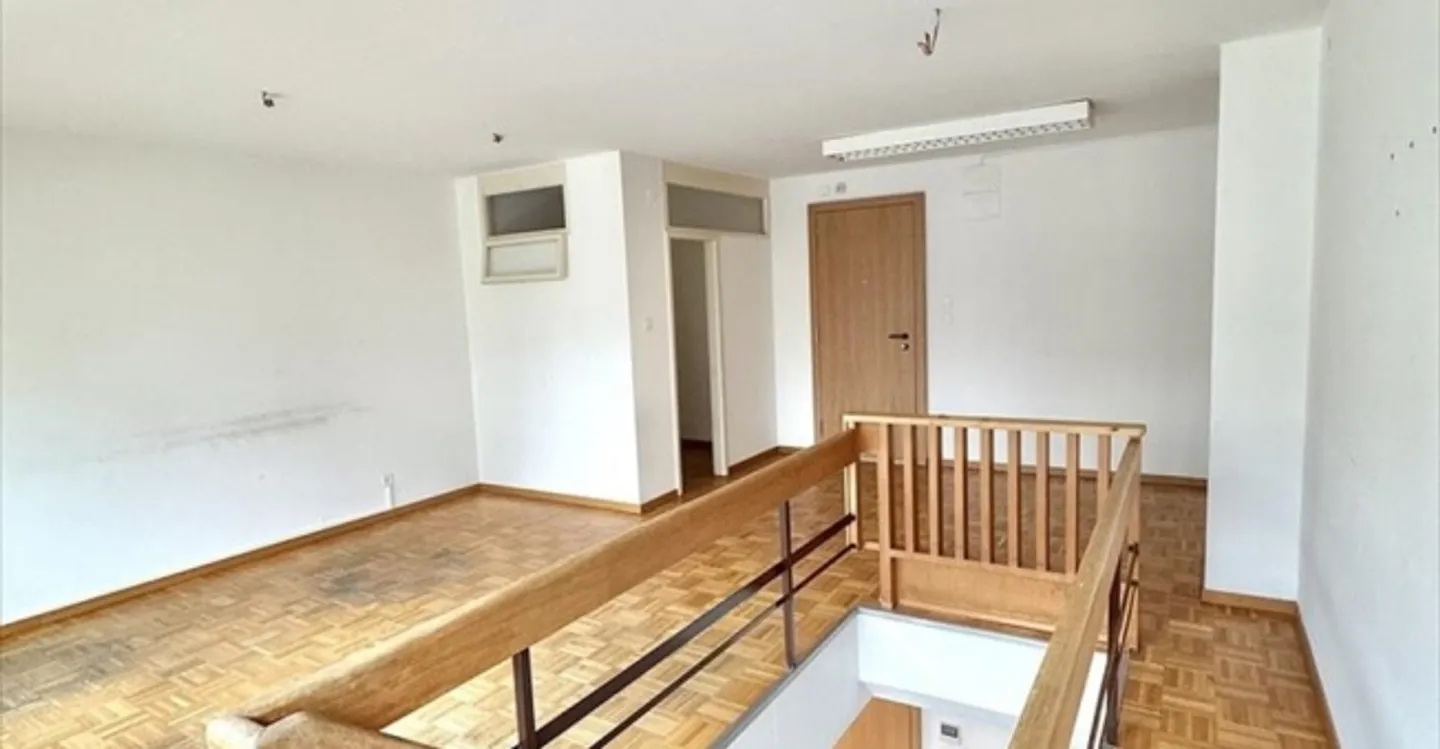 Edificio ad uso misto in affitto - Foto 3 di 5