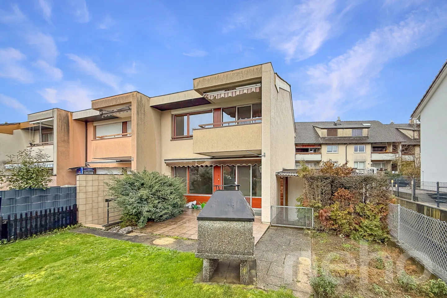 Eckreihenhaus mit viel Potenzial in zentraler Lage von Ettingen - Foto 3 von 12