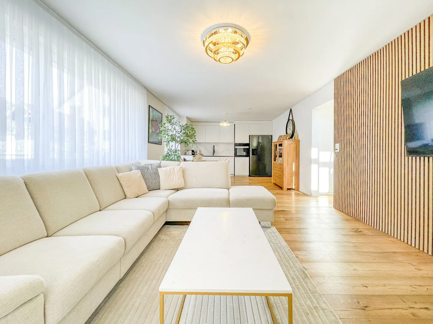 Casa bifamiliare immediatamente abitabile + progetto con permesso di costruzione - Foto 4 di 27