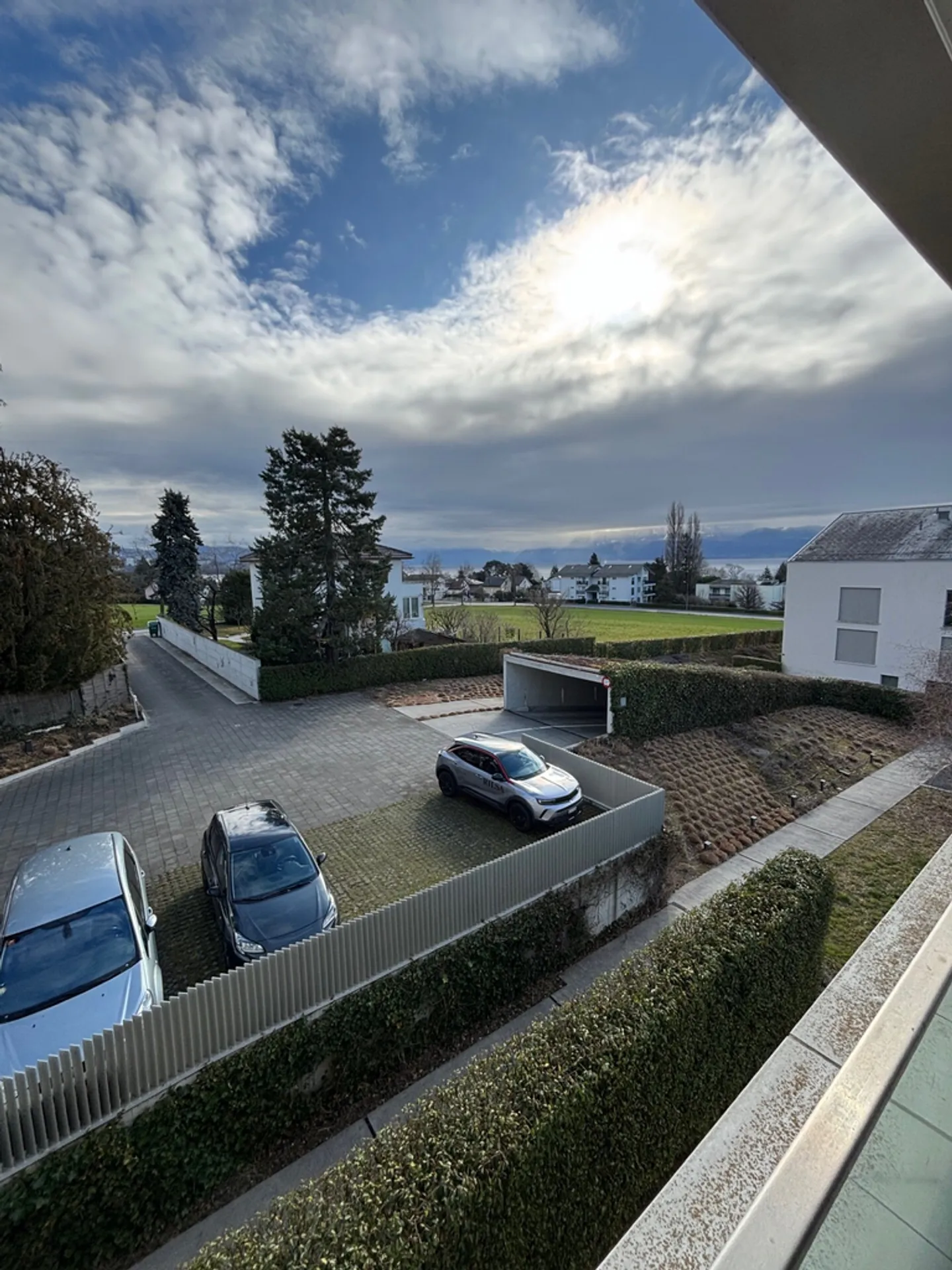 Wunderschöne 3,5 Zimmer in neuem Bau - Foto 2 von 9