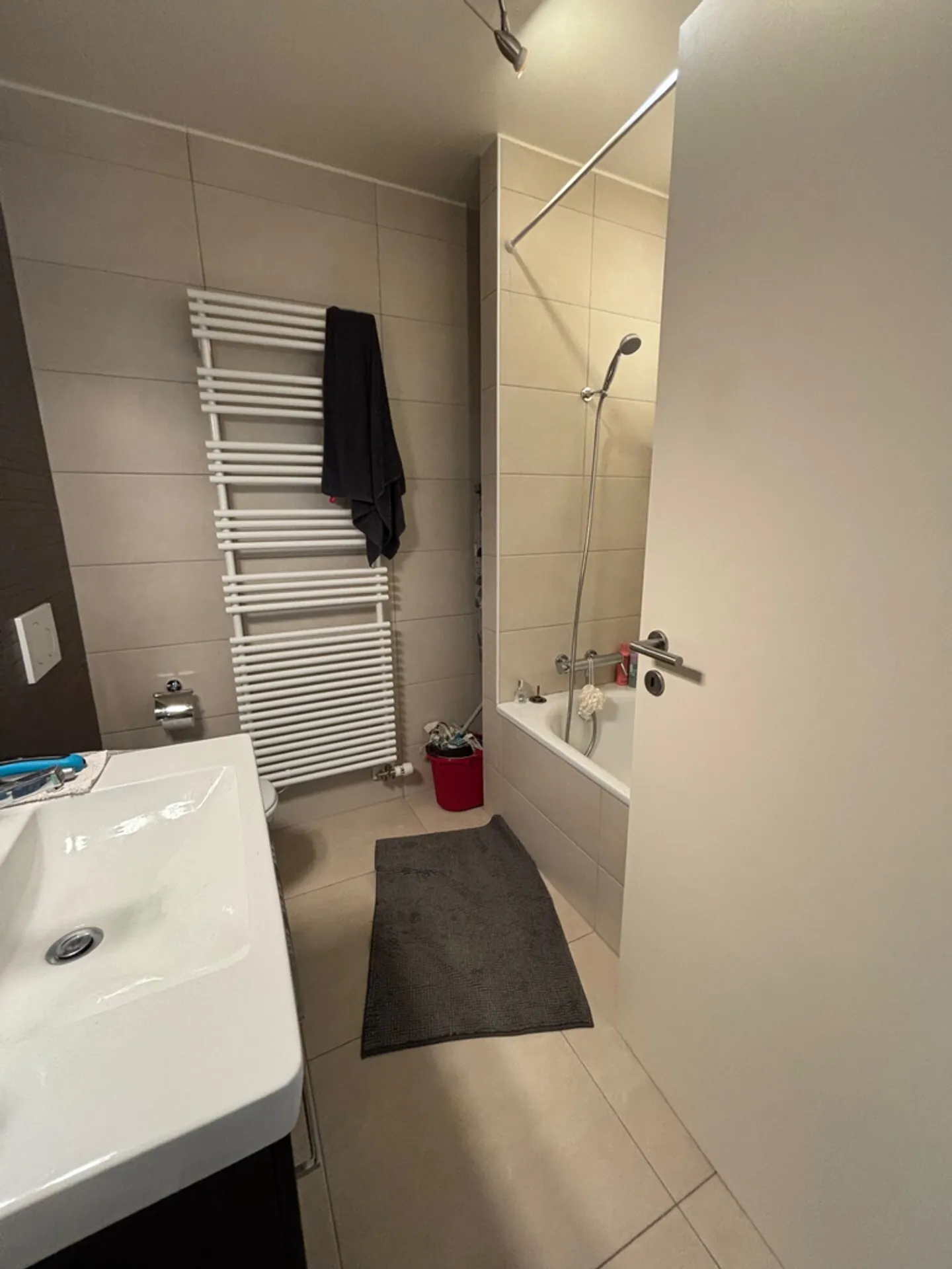 Wunderschöne 3,5 Zimmer in neuem Bau - Foto 7 von 9