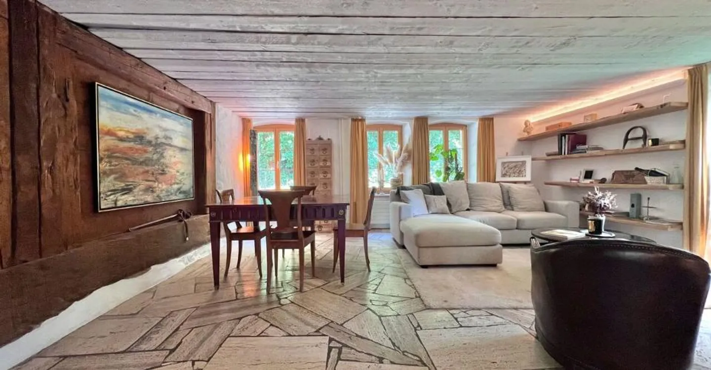 Renovated Farm Combining Authenticity and Comfort 4.5 Rooms - Photo 2 of 9