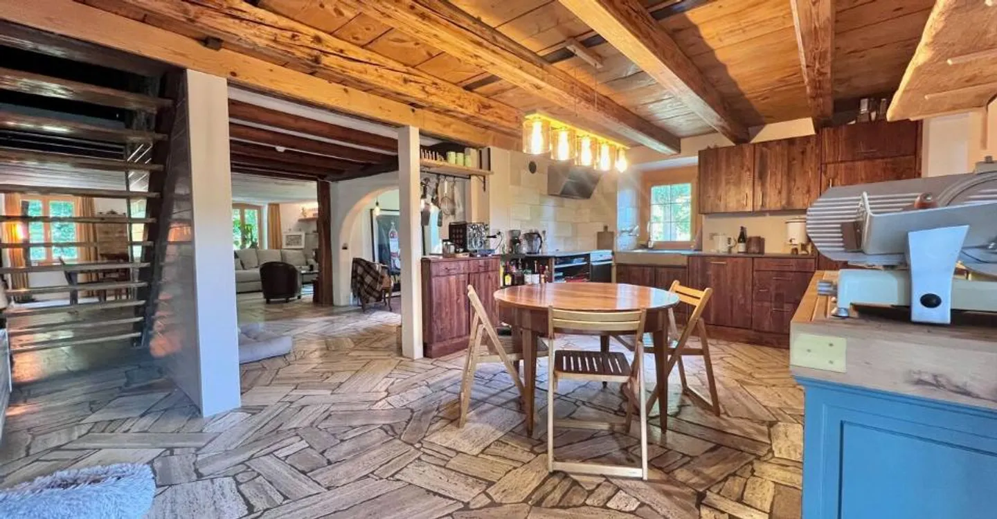 Renovated Farm Combining Authenticity and Comfort 4.5 Rooms - Photo 4 of 9