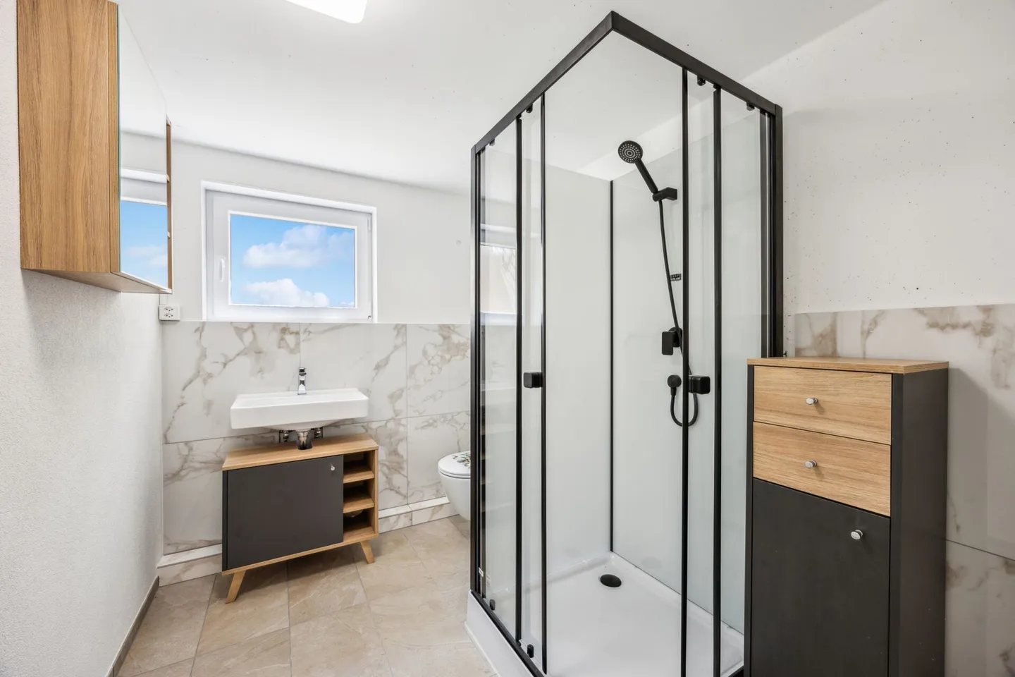 Casa unifamiliare con appartamento separato in una posizione elevata e ricercata - Foto 10 di 14