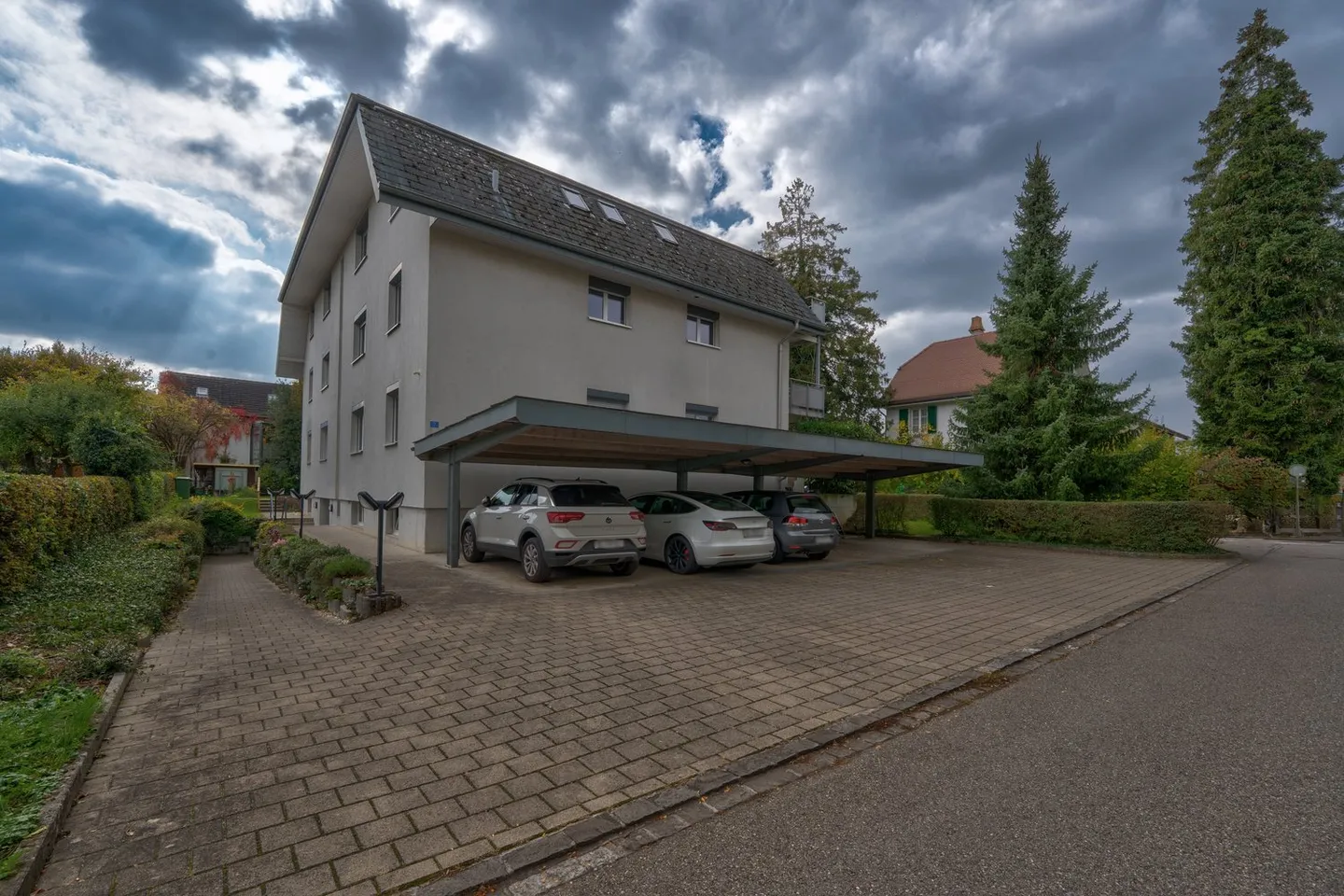 Extraordinary 5.5-room penthouse with a view in Aesch - Photo 1 of 11