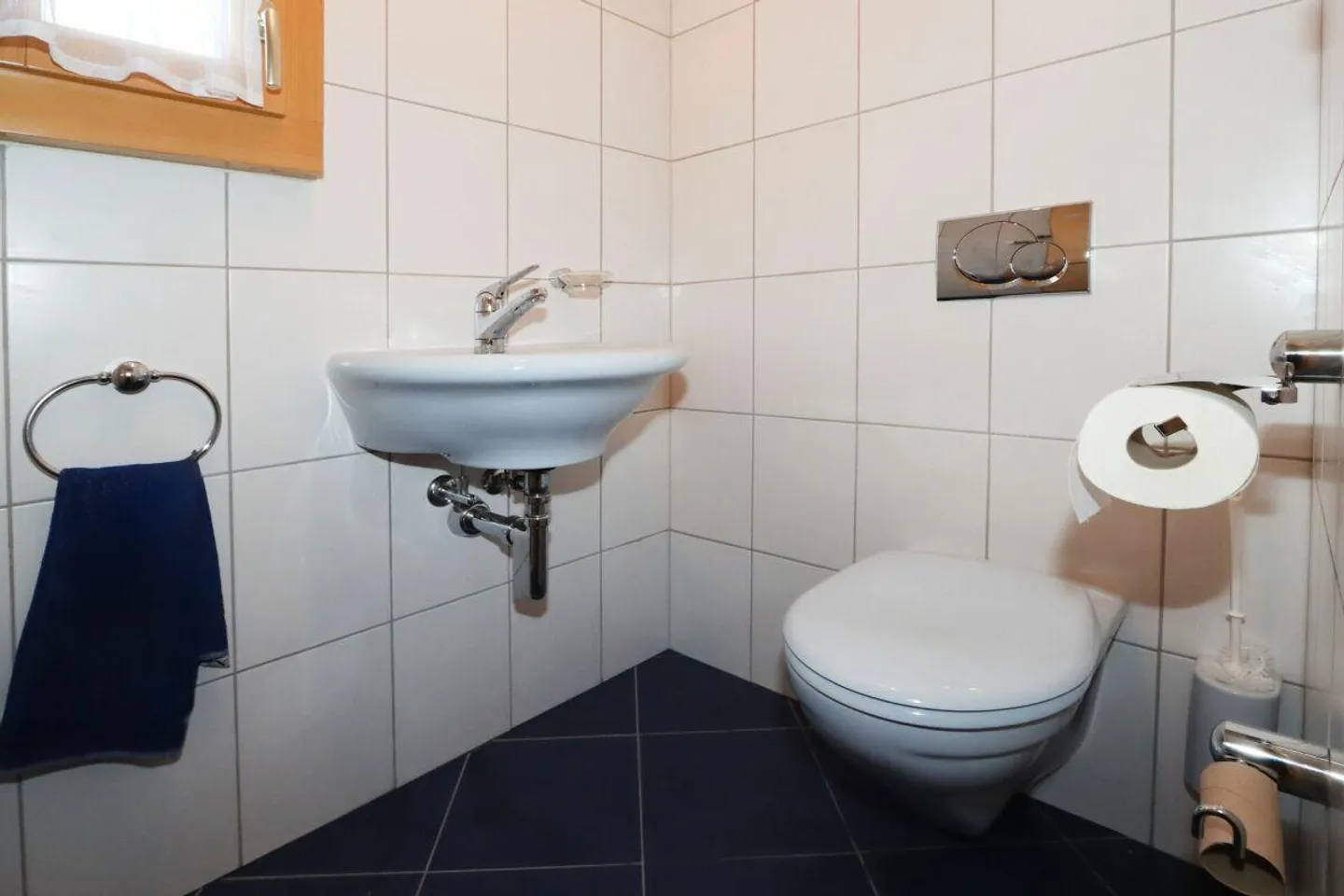 Detached single-family house with garden in a sunny and family-friendly location in Tuggen SZ - Photo 15 of 20