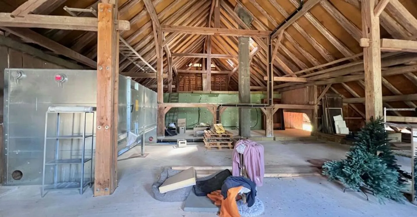 Renovated Farm Combining Authenticity and Comfort 4.5 Rooms - Photo 9 of 9