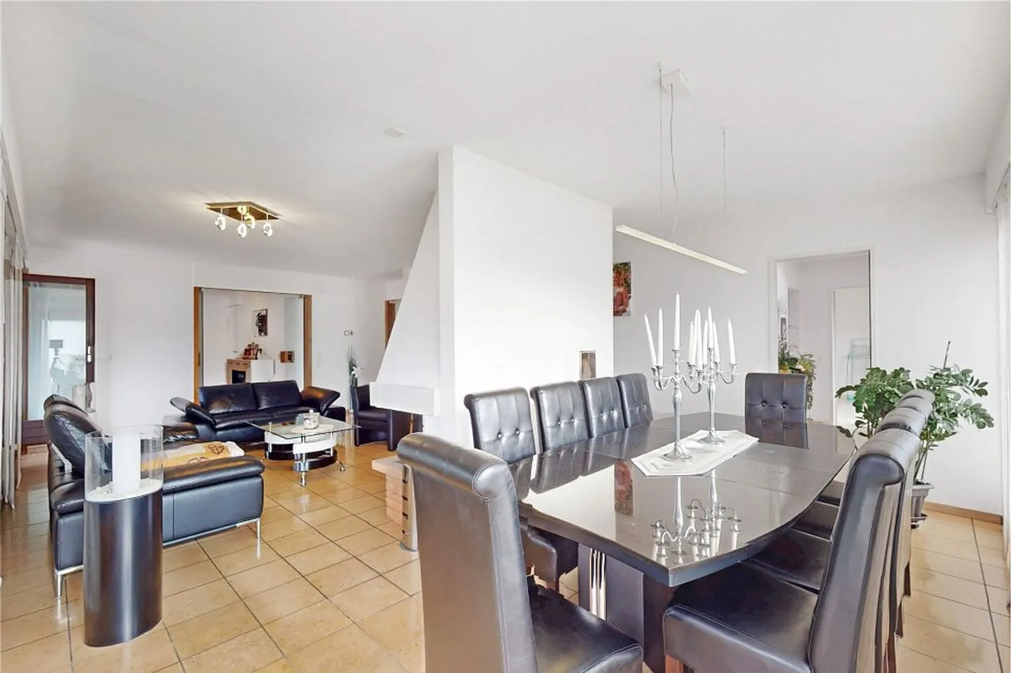 Attico-Penthouse in Centro - Camino, 2 Posti Auto Inclusi, Nuovo Riscaldamento a Pellet - Foto 2 di 13