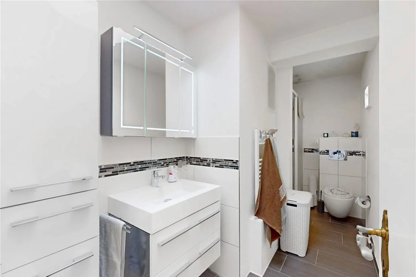 Attico-Penthouse in Centro - Camino, 2 Posti Auto Inclusi, Nuovo Riscaldamento a Pellet - Foto 7 di 13