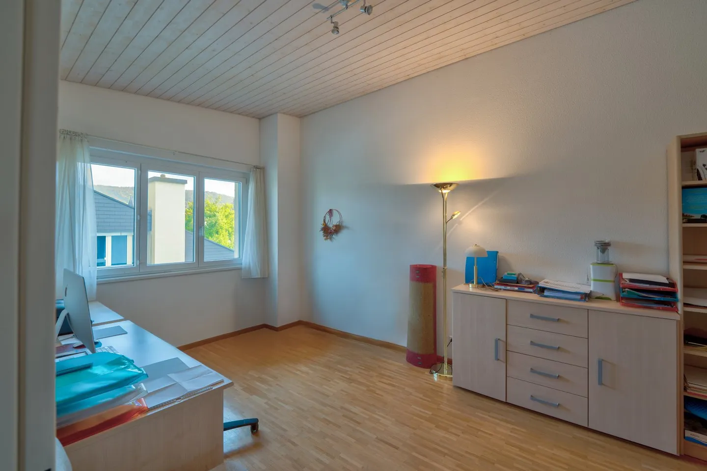 Extraordinary 5.5-room penthouse with a view in Aesch - Photo 7 of 11
