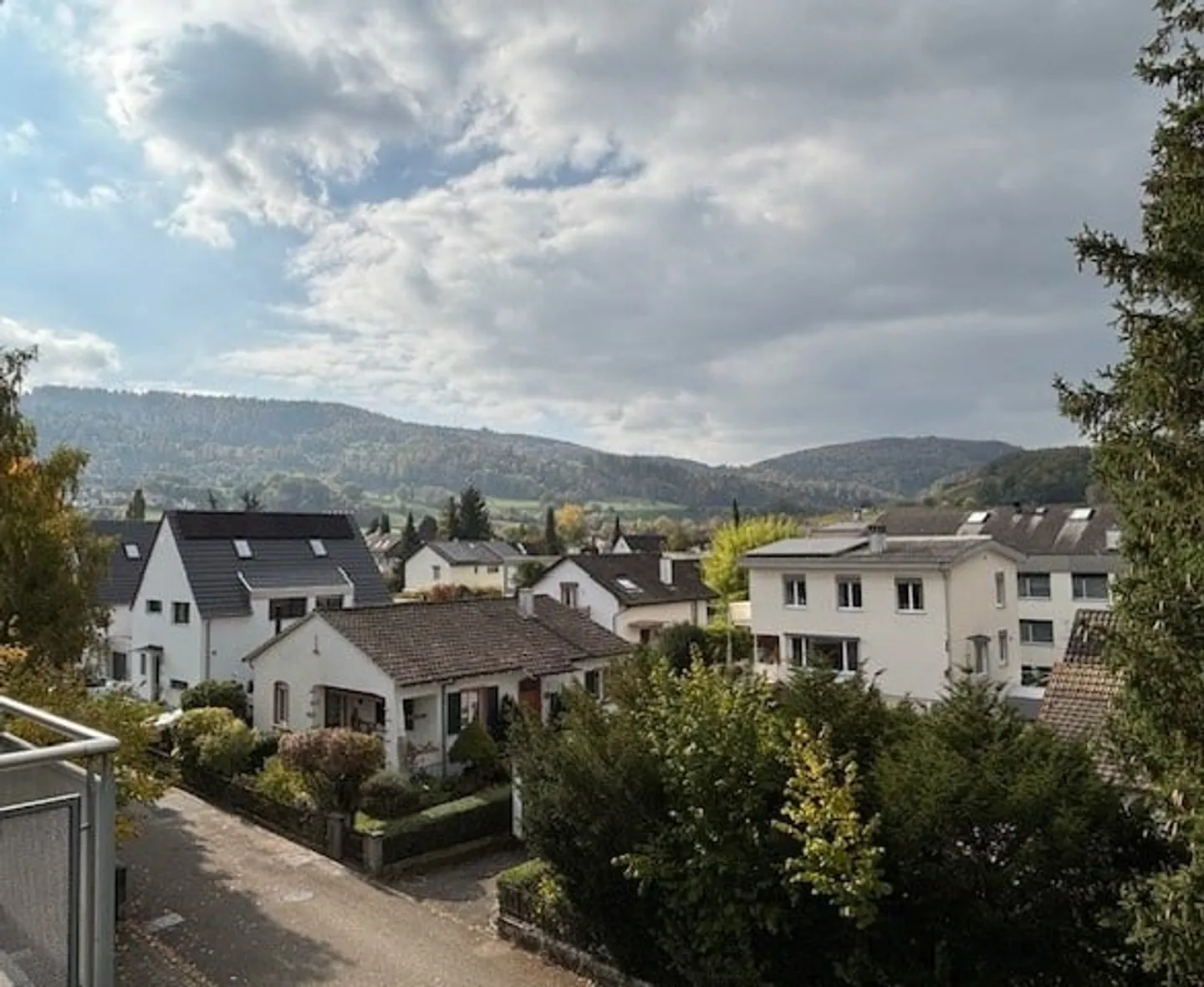 Extraordinary 5.5-room penthouse with a view in Aesch - Photo 11 of 11