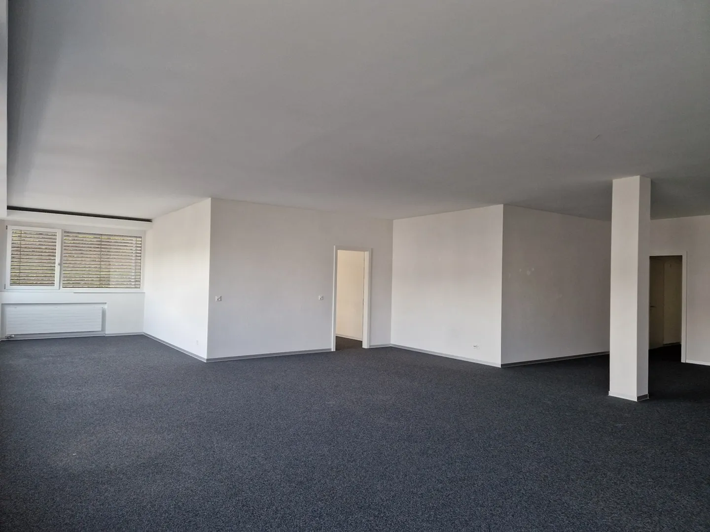Helle Büros von 200 bis 440 m2 - ca. 900 m2 insgesamt - Foto 1 von 20