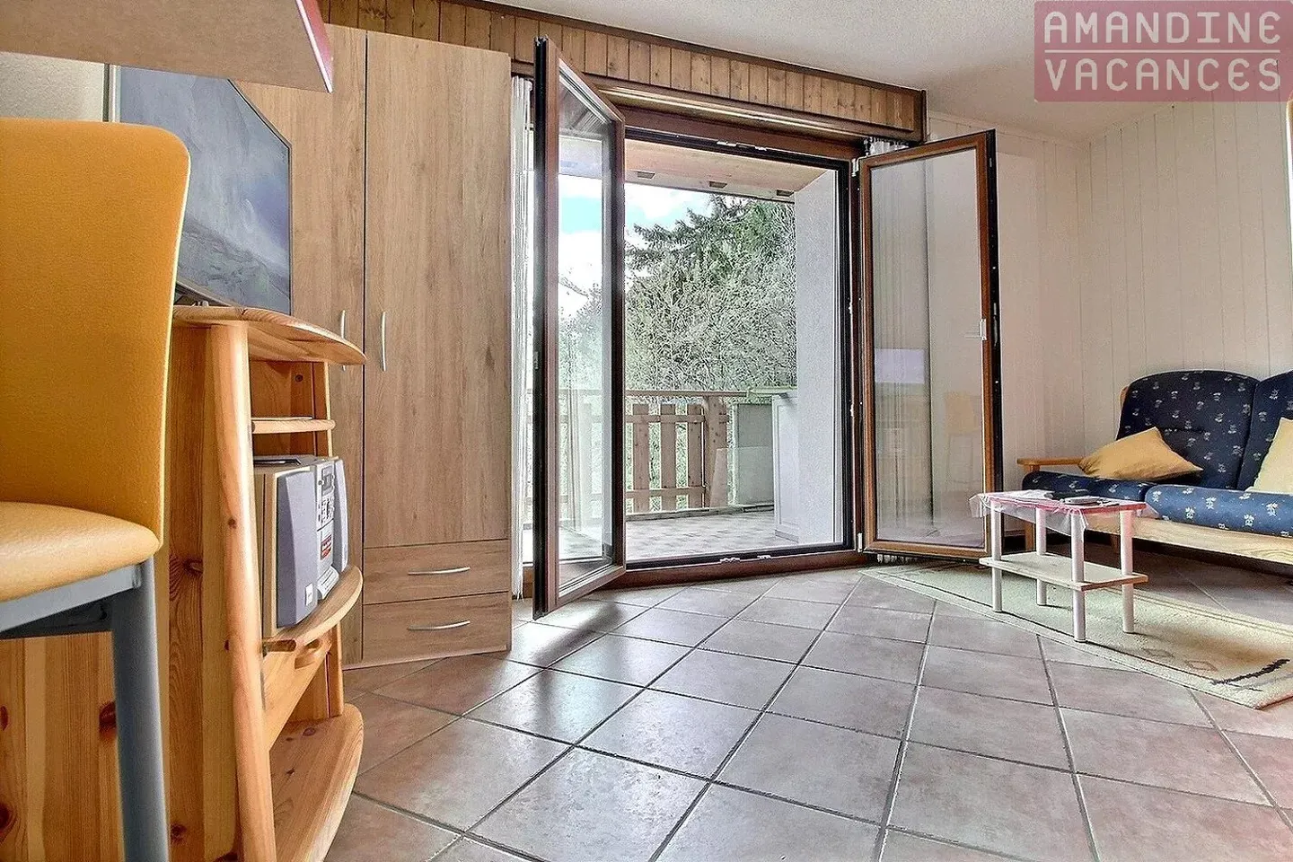 Location annuelle d'un studio avec vue dégagée - Photo 1 sur 10