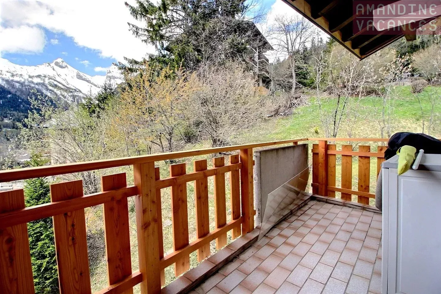 Location annuelle d'un studio avec vue dégagée - Photo 5 sur 10