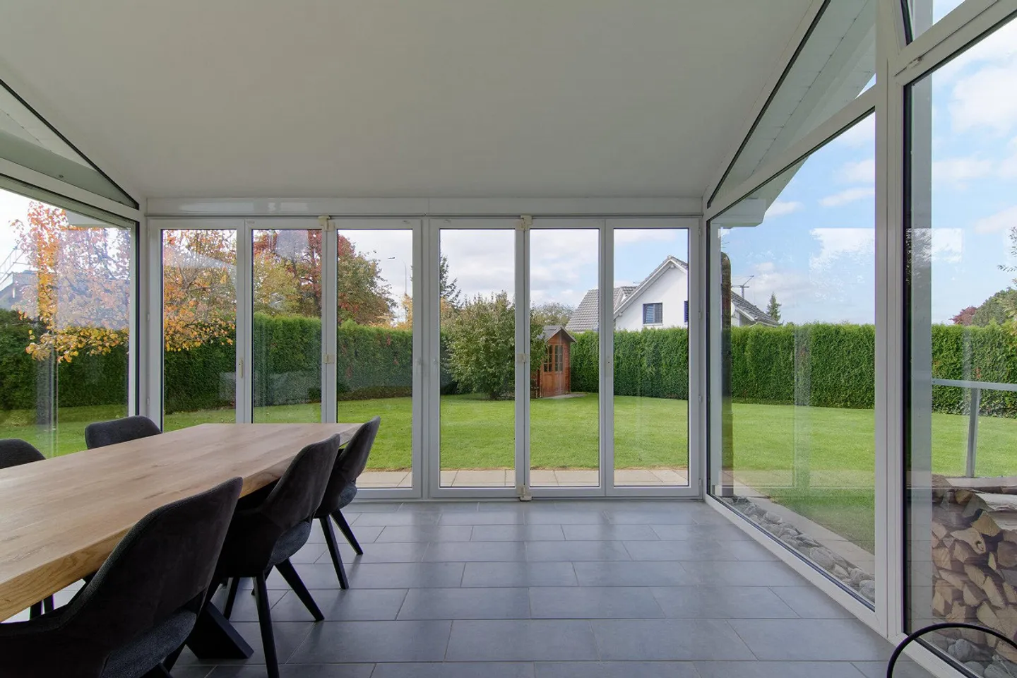 Geräumiges Familienhaus mit Wintergarten - Foto 2 von 7