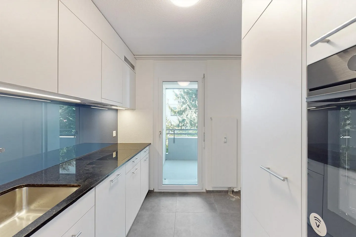 Schöne und helle Wohnung in grüner Umgebung - Foto 7 von 12