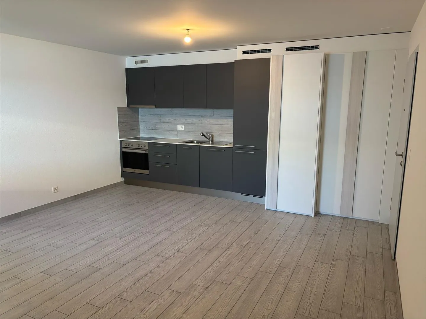 Charmant Studio à Vétroz - Photo 3 sur 7