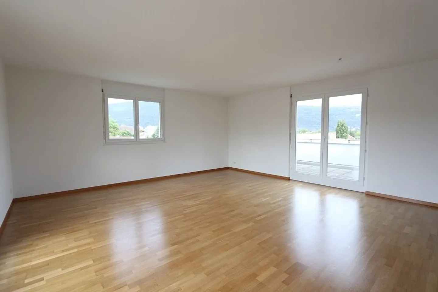 Appartamento attico luminoso con due terrazze - Foto 4 di 9