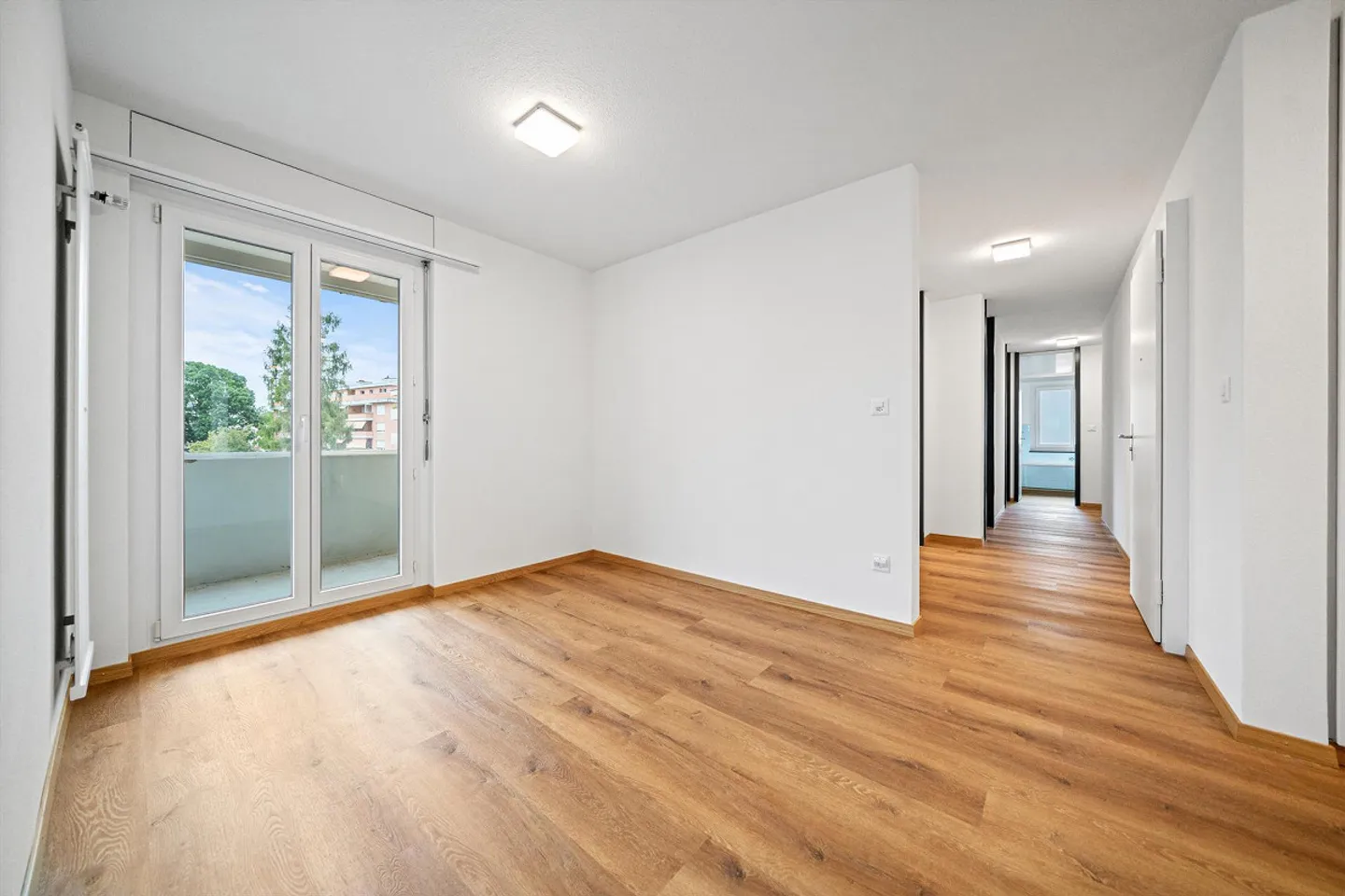 Bright, partially renovated apartment - Photo 7 of 16